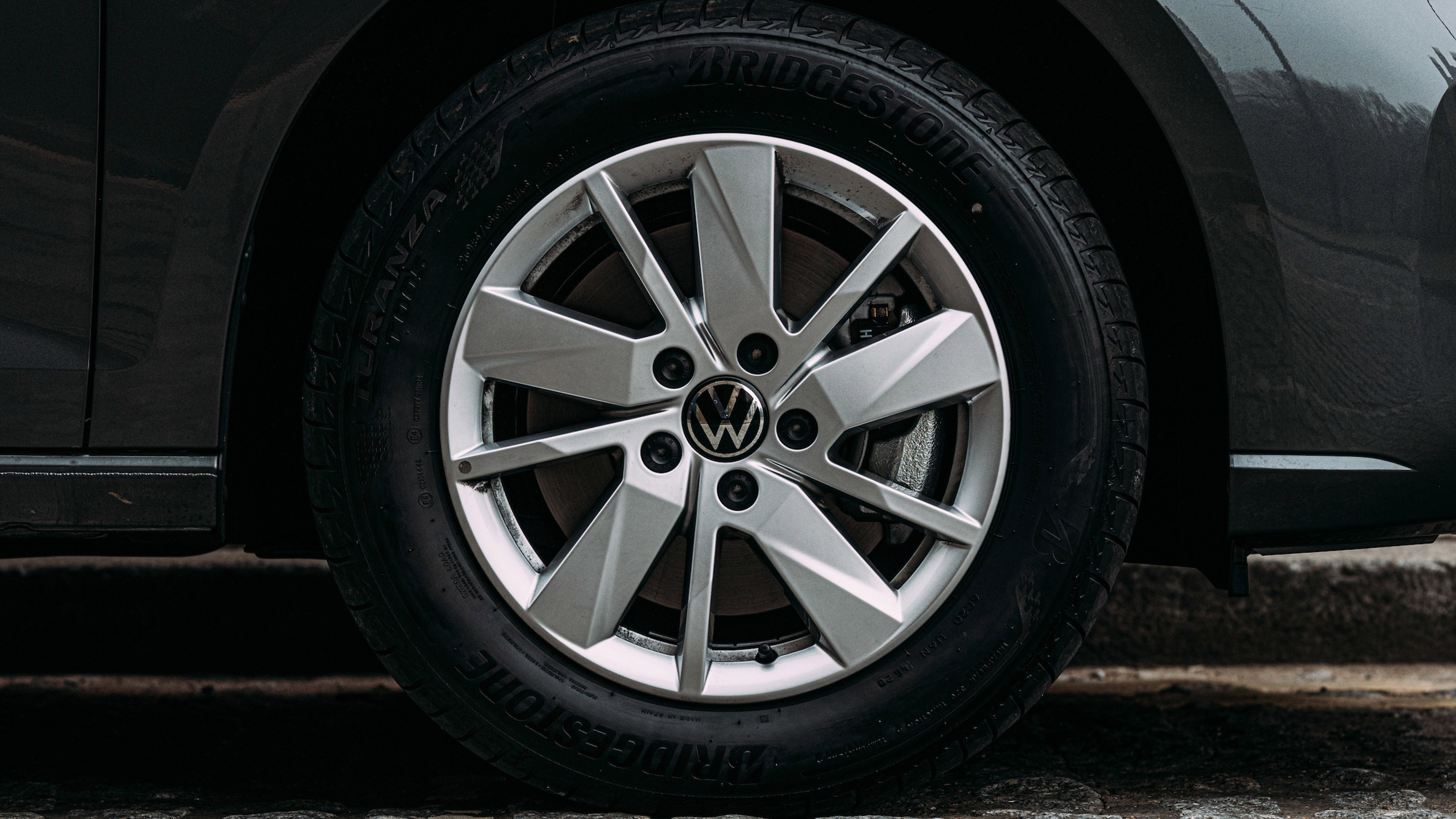 Volkswagen Caddy MPV alloy wheel