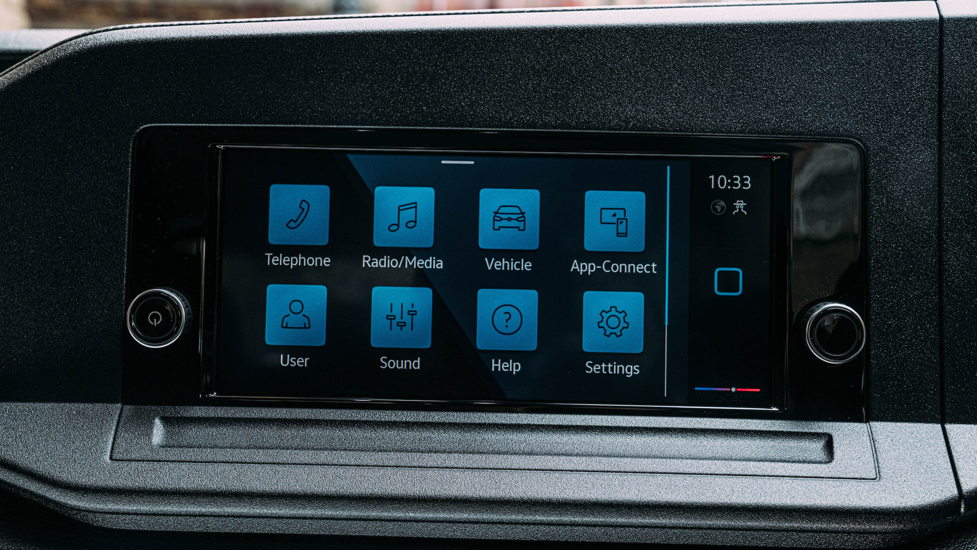 Volkswagen Caddy MPV standard infotainment screen