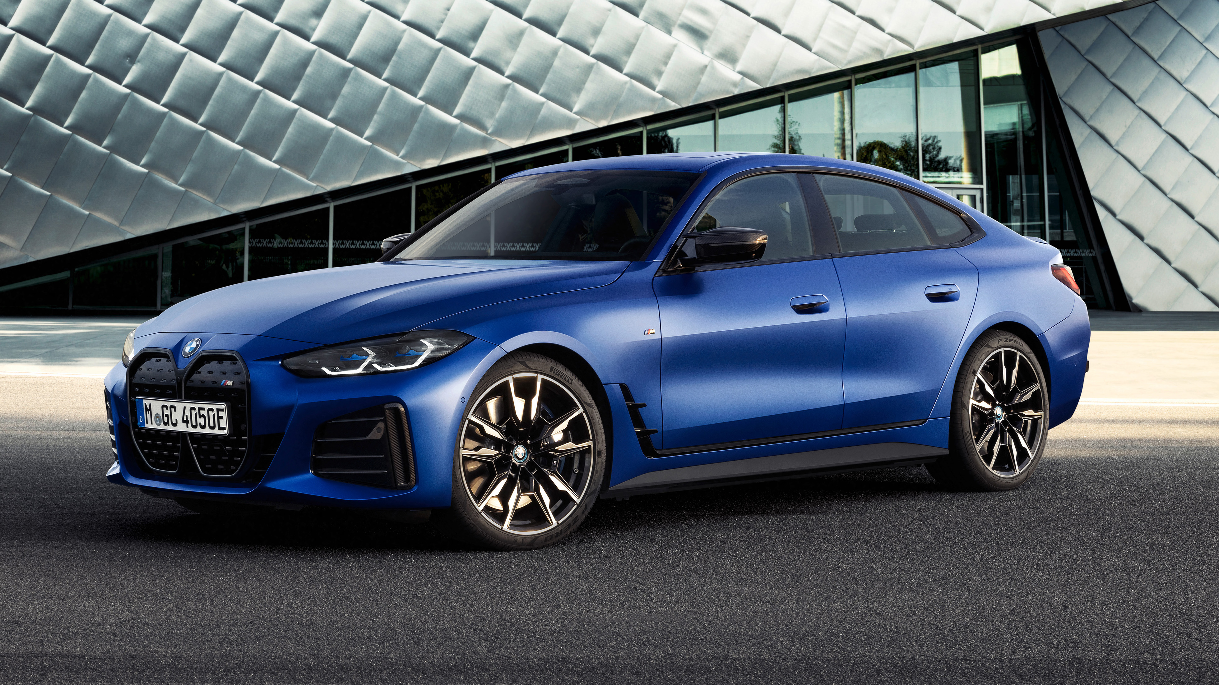 2021 BMW i4 M50 - front 3/4