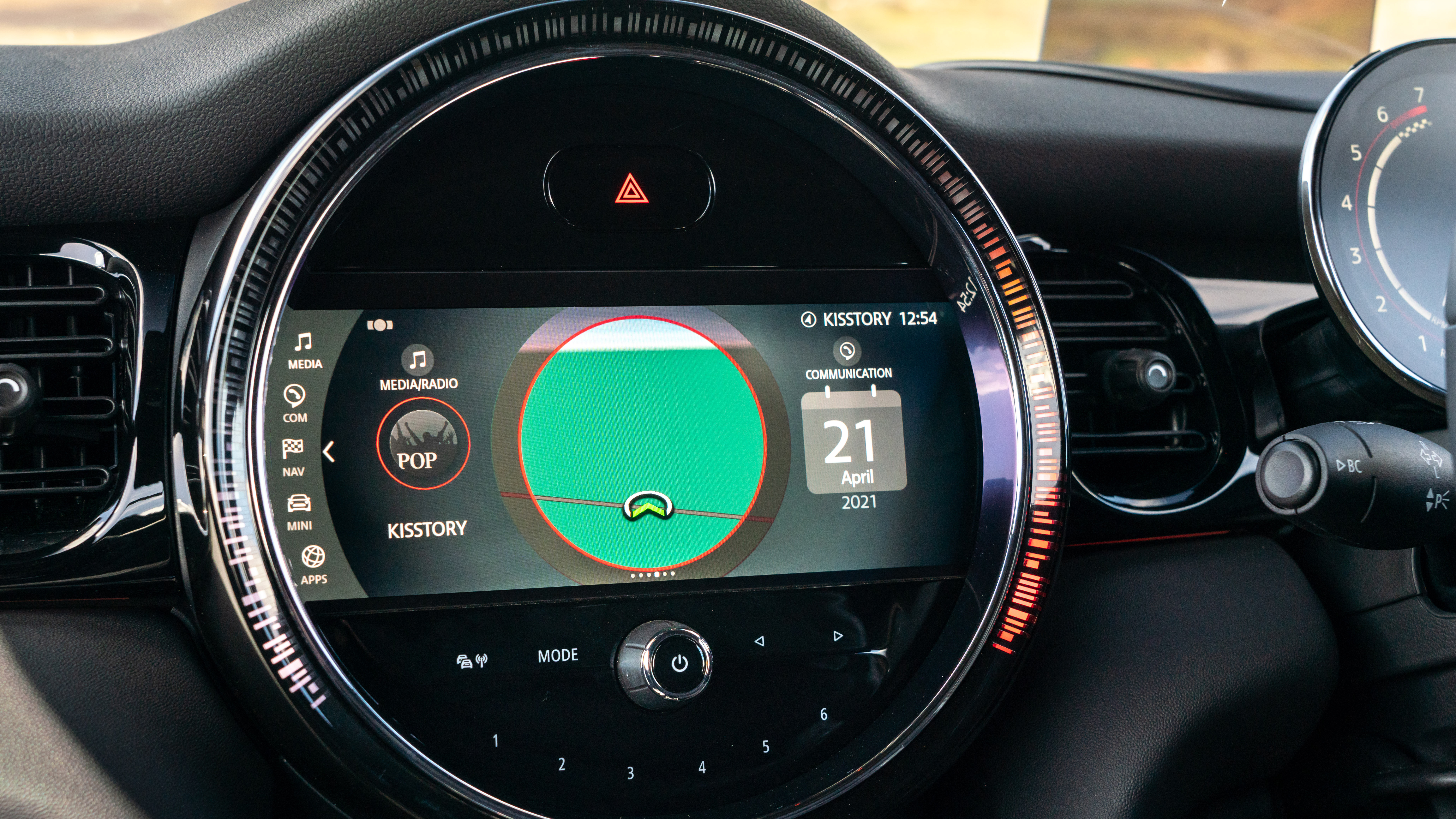 2021 MINI Convertible infotainment screen