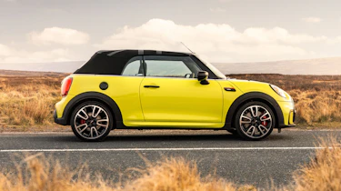 2021 MINI Convertible side view - roof up