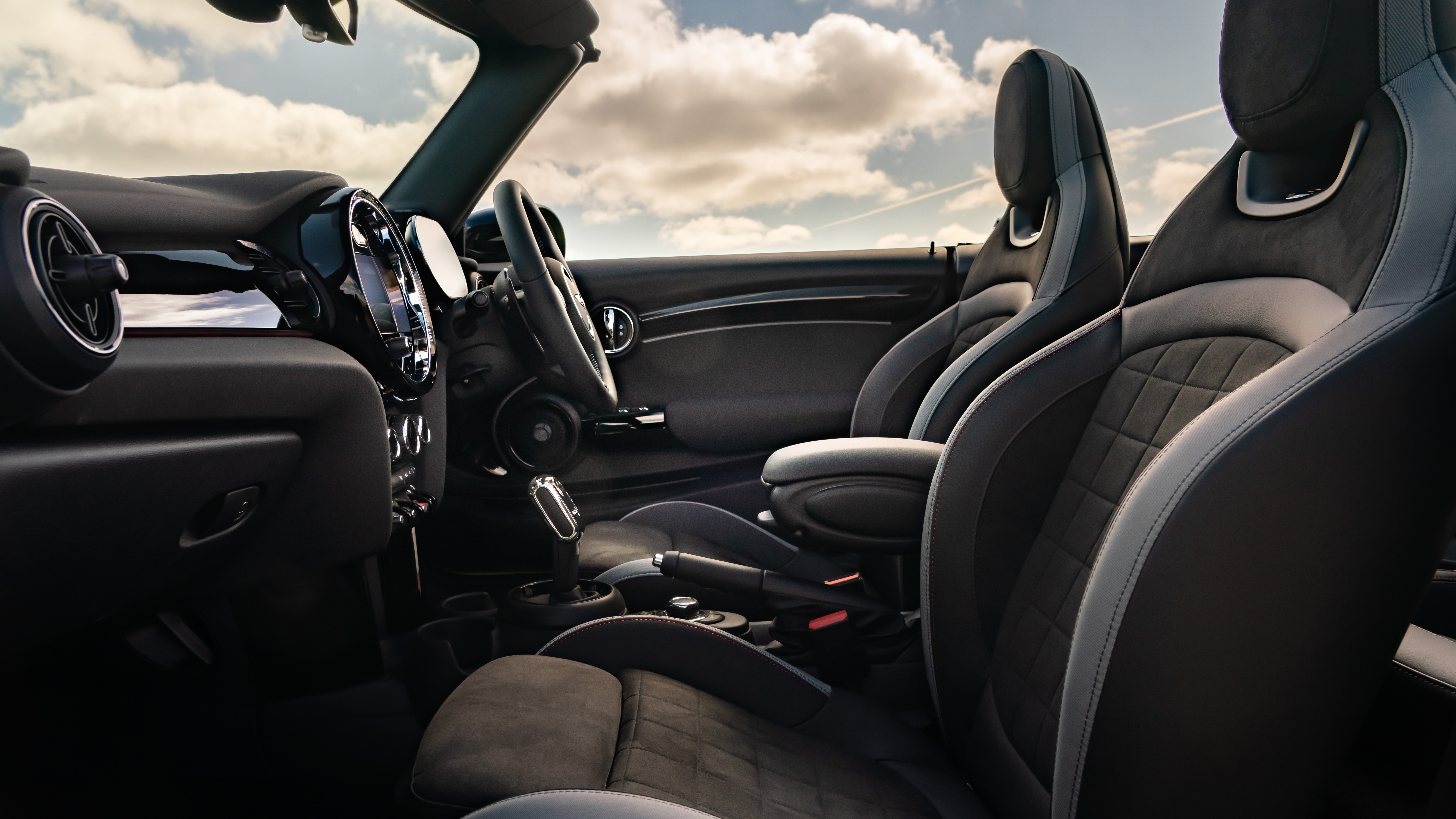 2021 MINI Convertible front seats