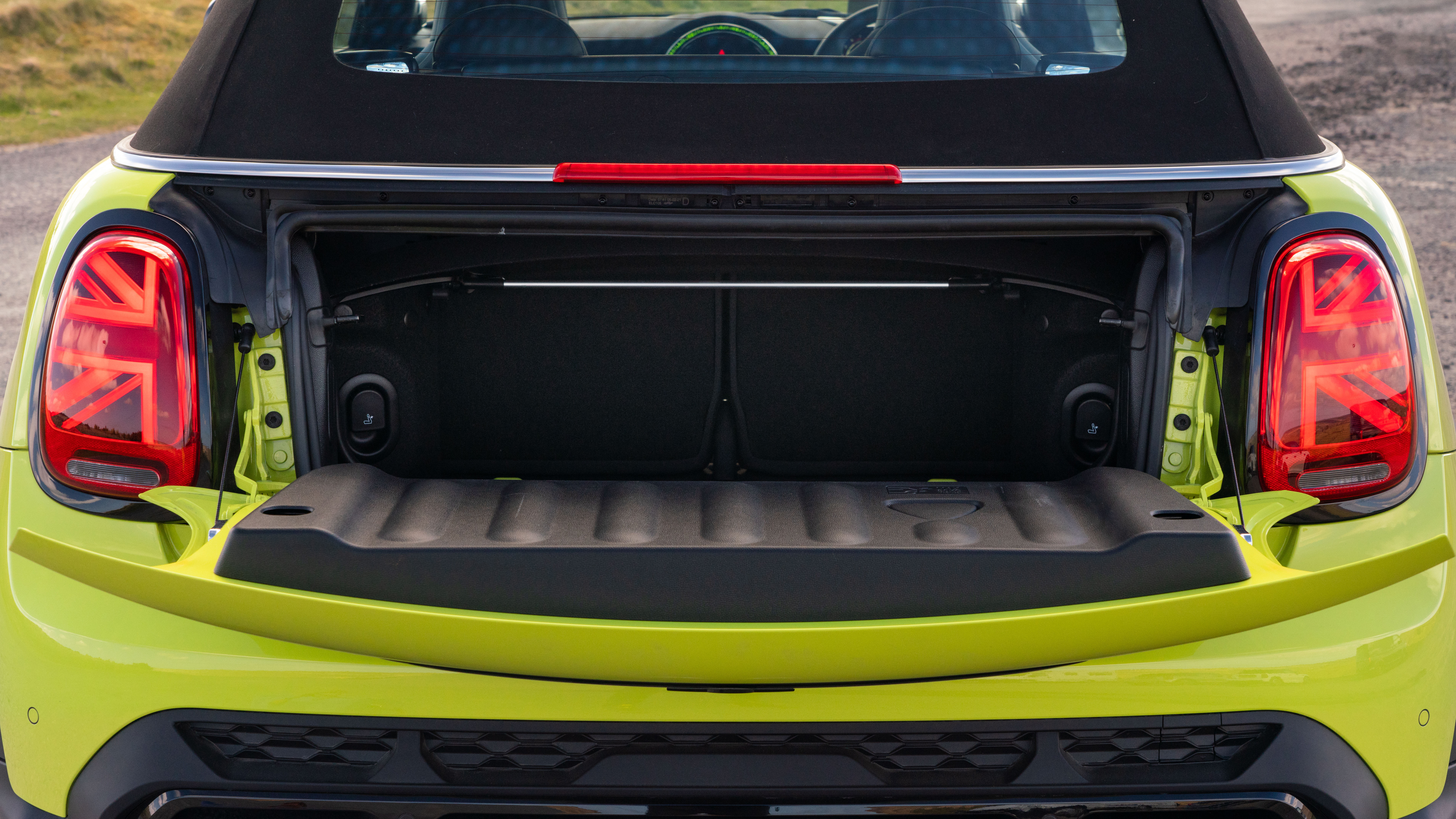 2021 MINI Convertible boot