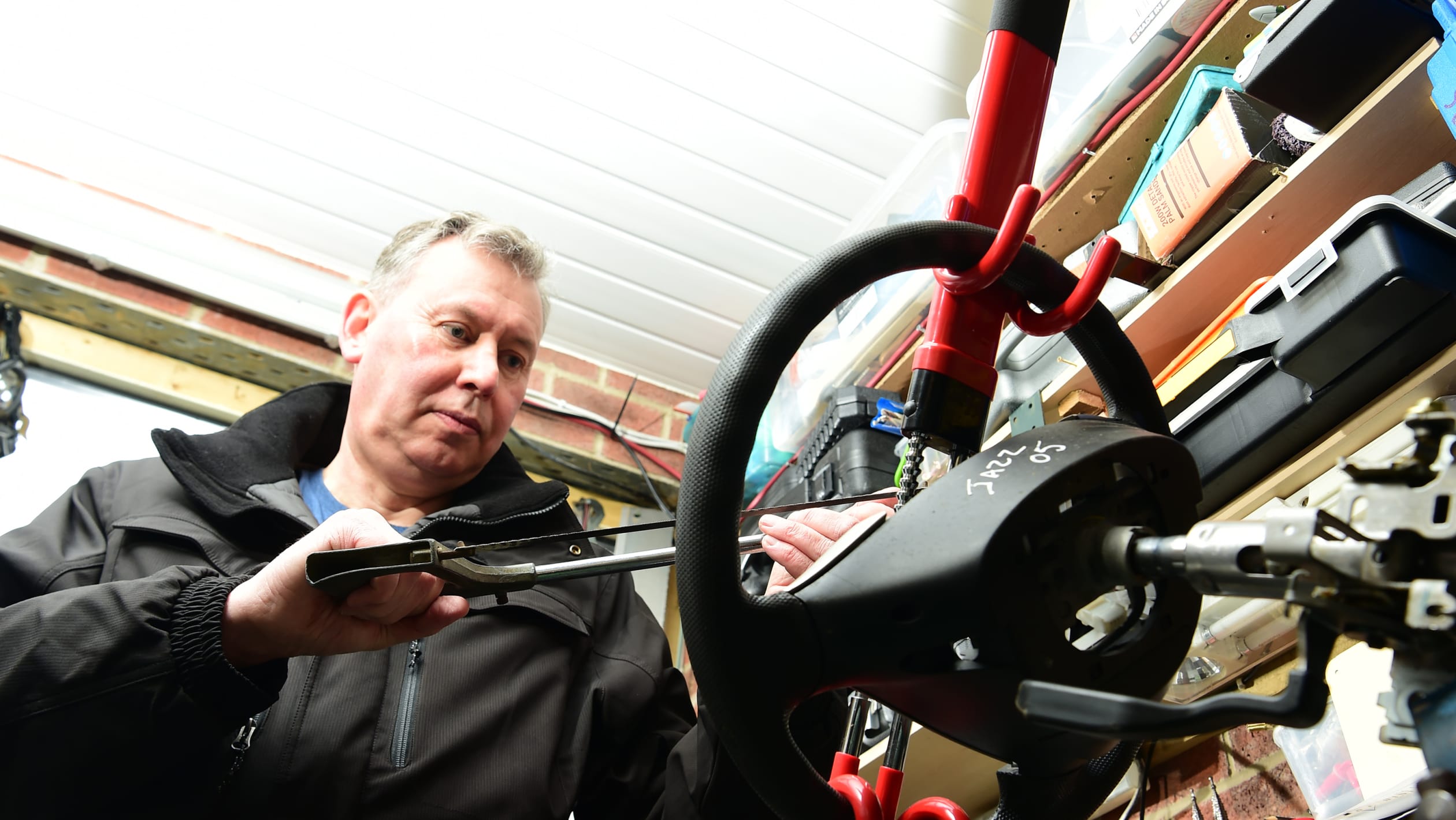 Best steering wheel locks - testing 