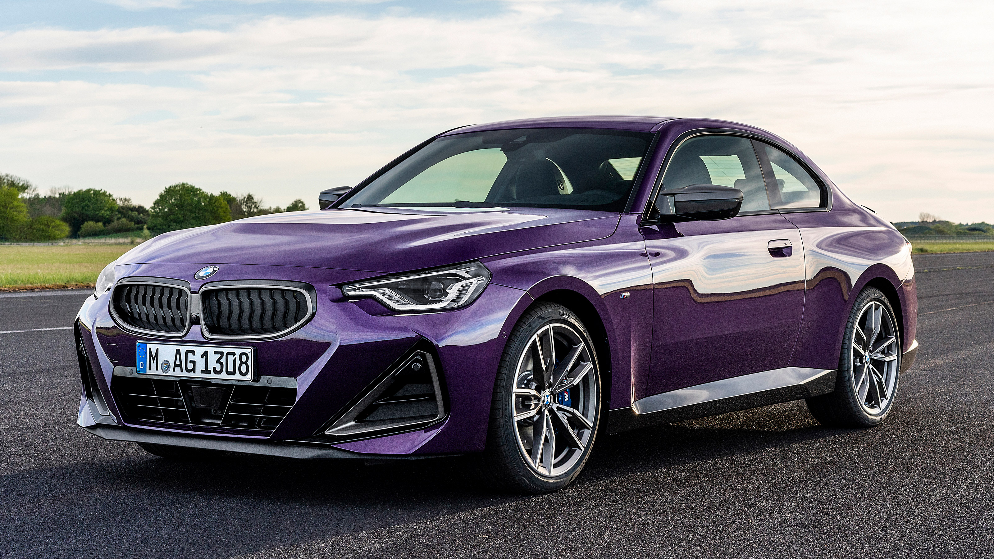 2021 BMW 2 Series Coupe - front 3/4 static