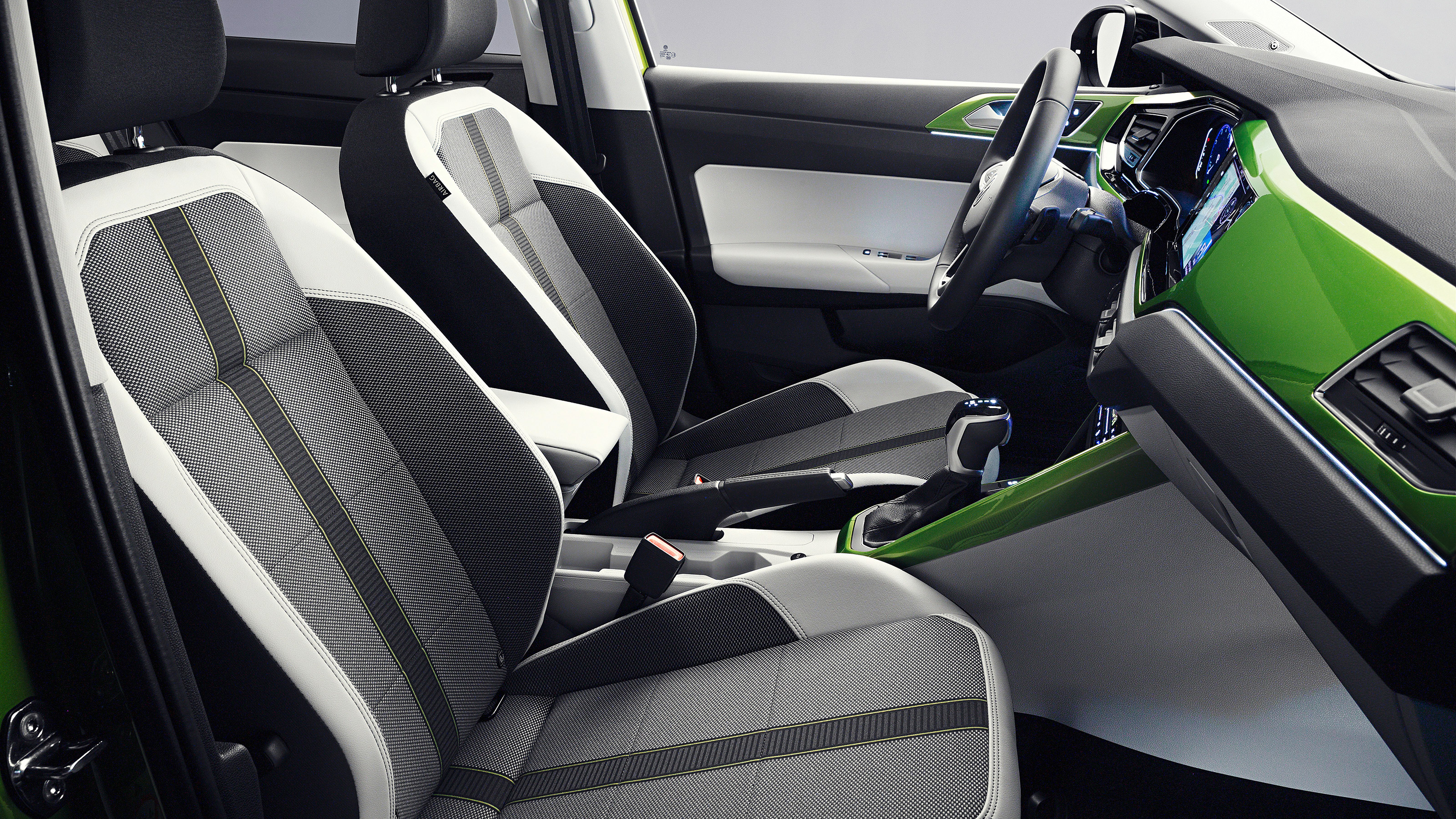 2021 Volkswagen Taigo coupe-SUV.