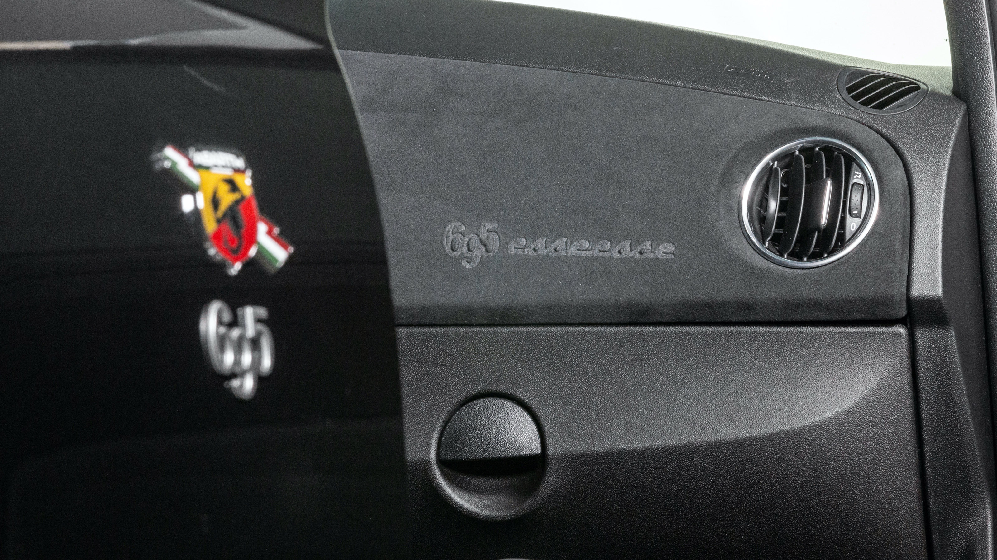 Abarth 695 Esseesse - dashboard