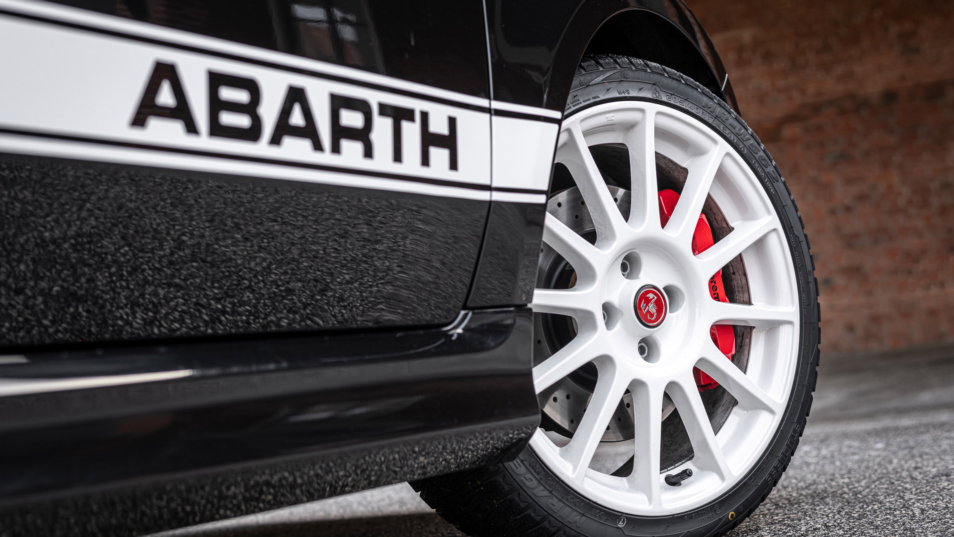 Abarth 695 Esseesse - front wheel 