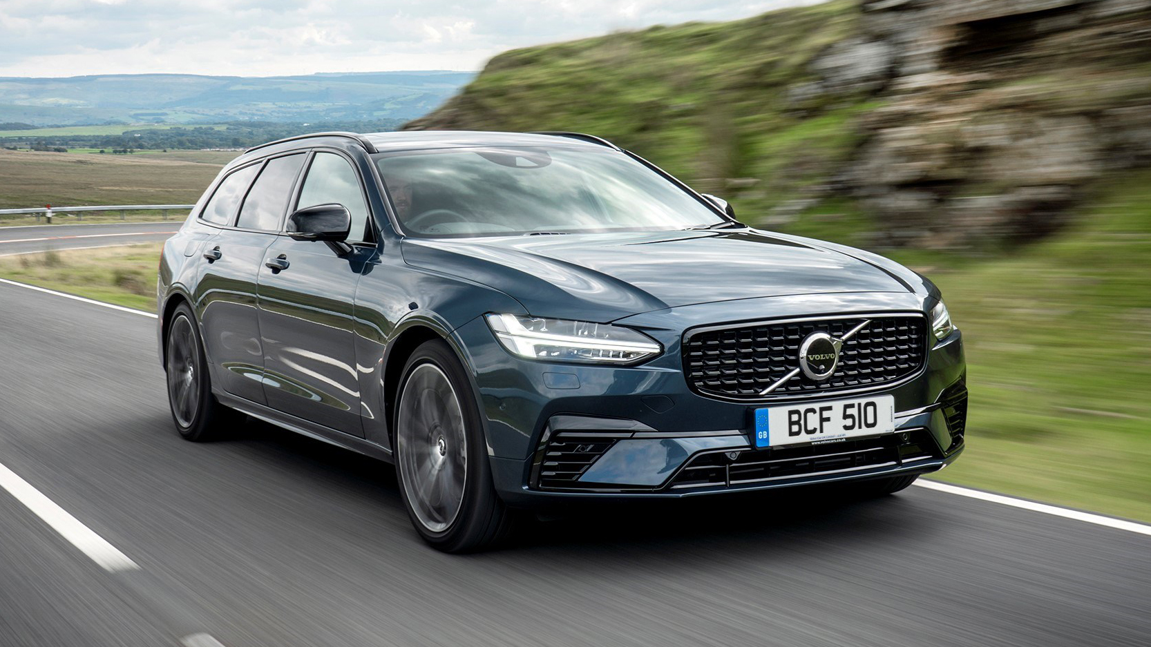 Volvo V90 front quarter