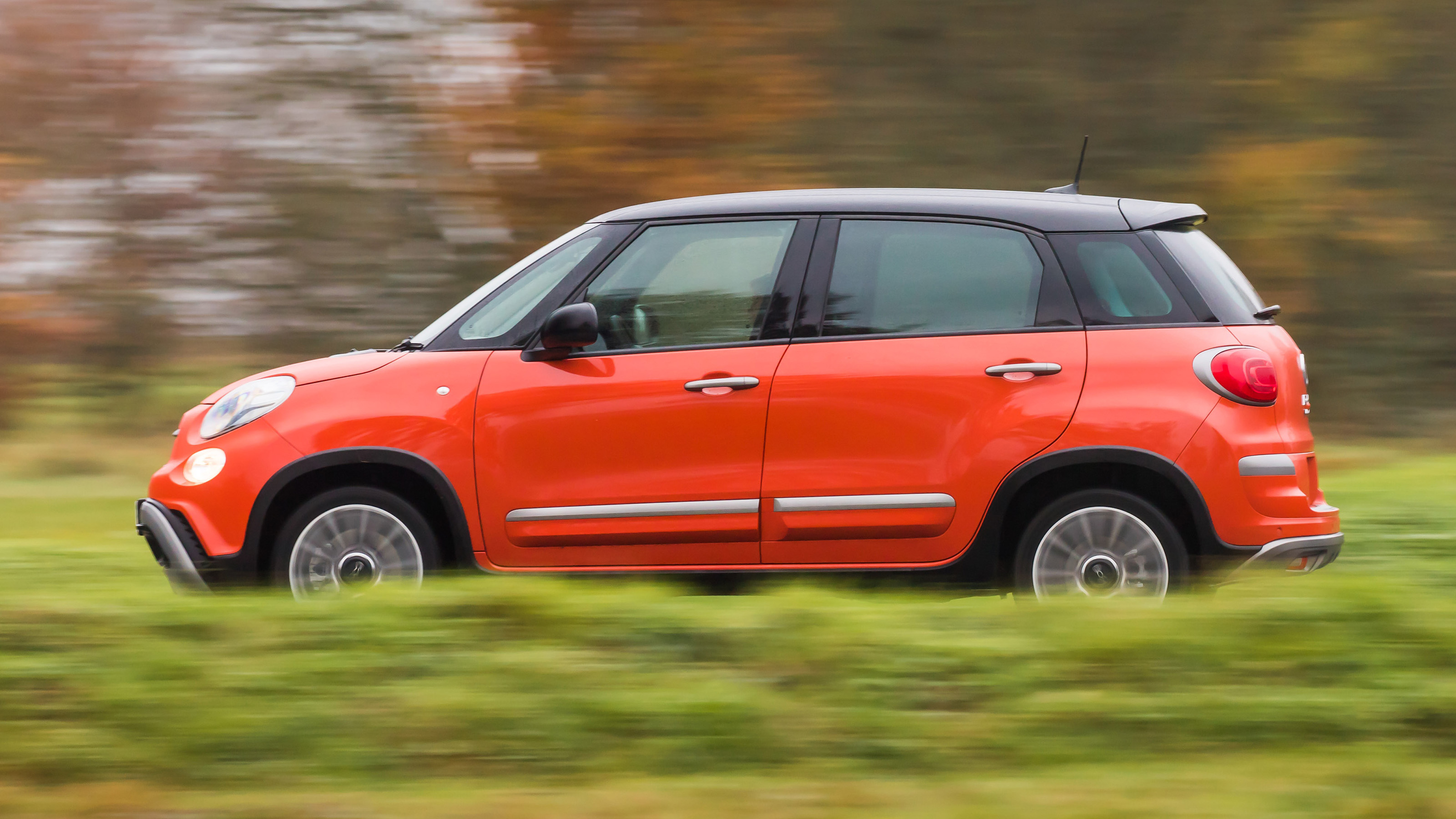 Fiat 500L side