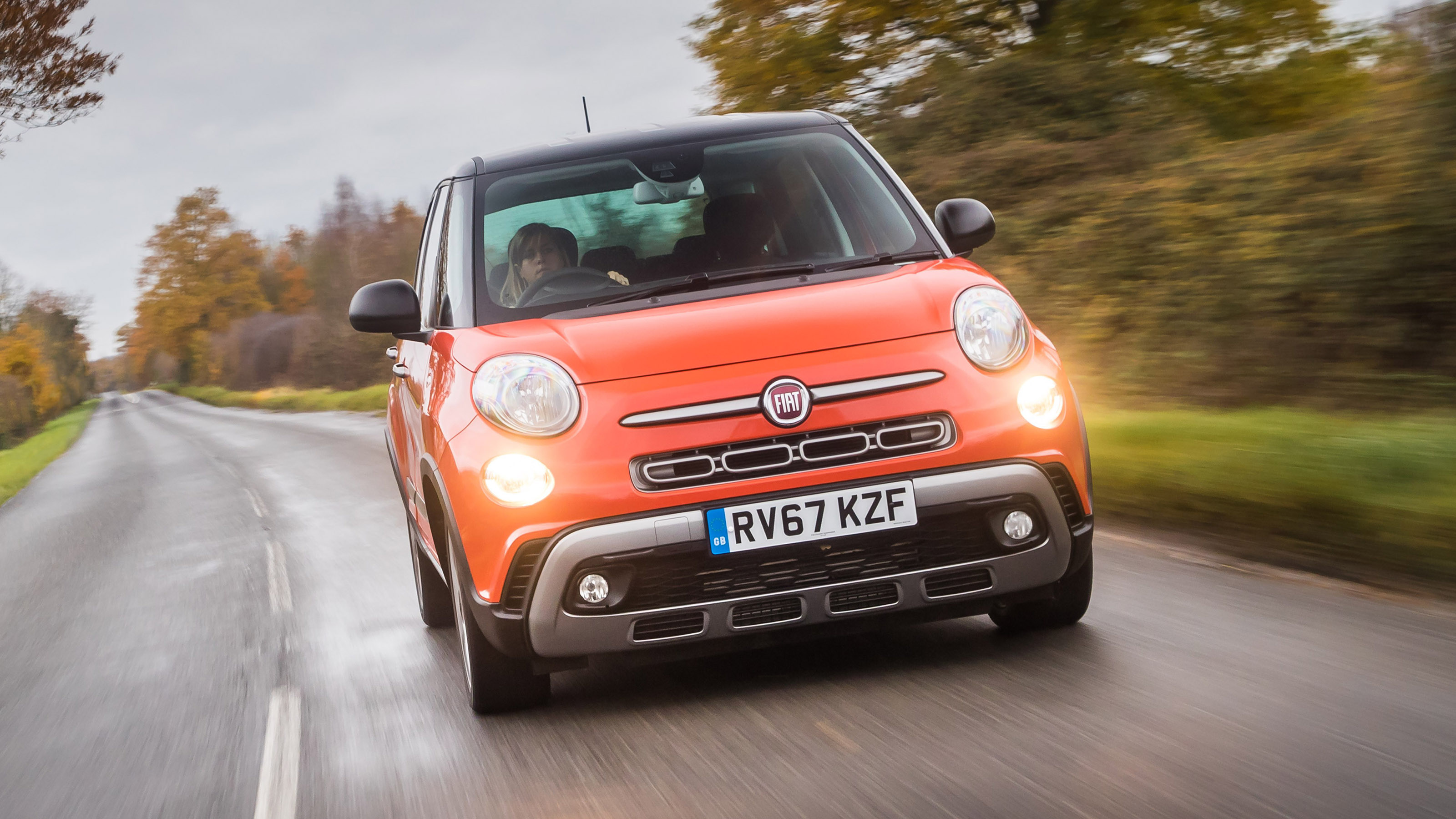Fiat 500L driving