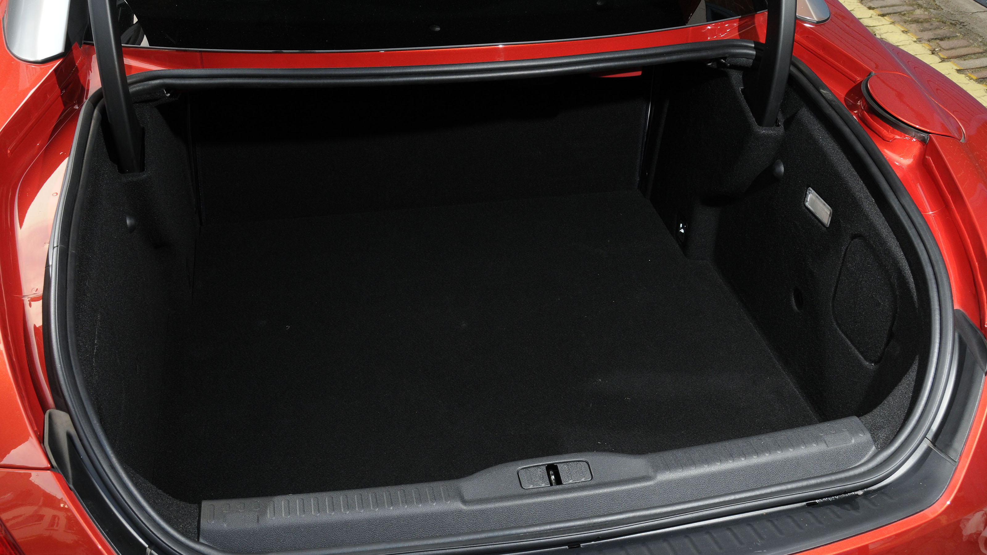 Peugeot RCZ boot