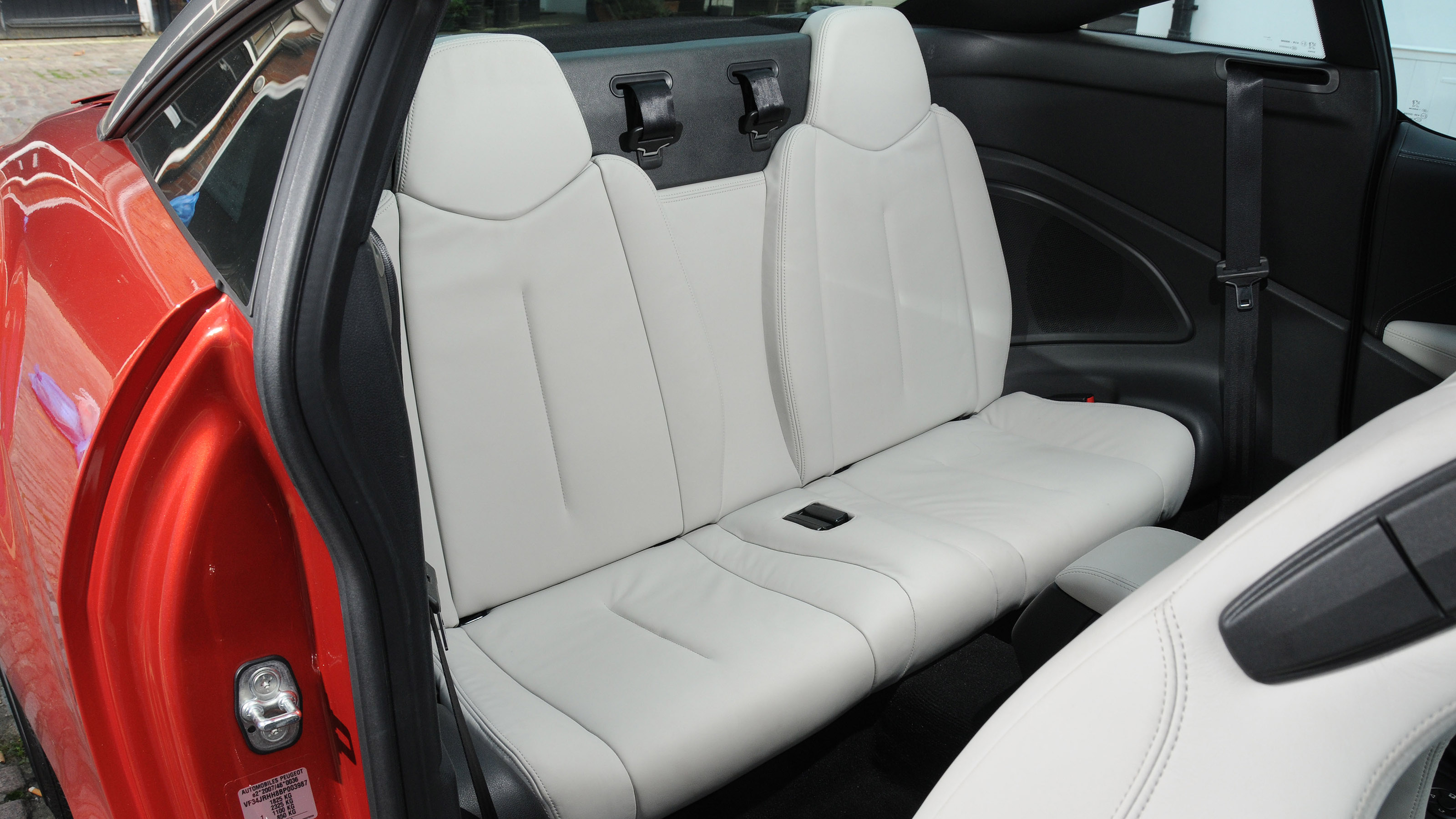 Peugeot RCZ rear seats