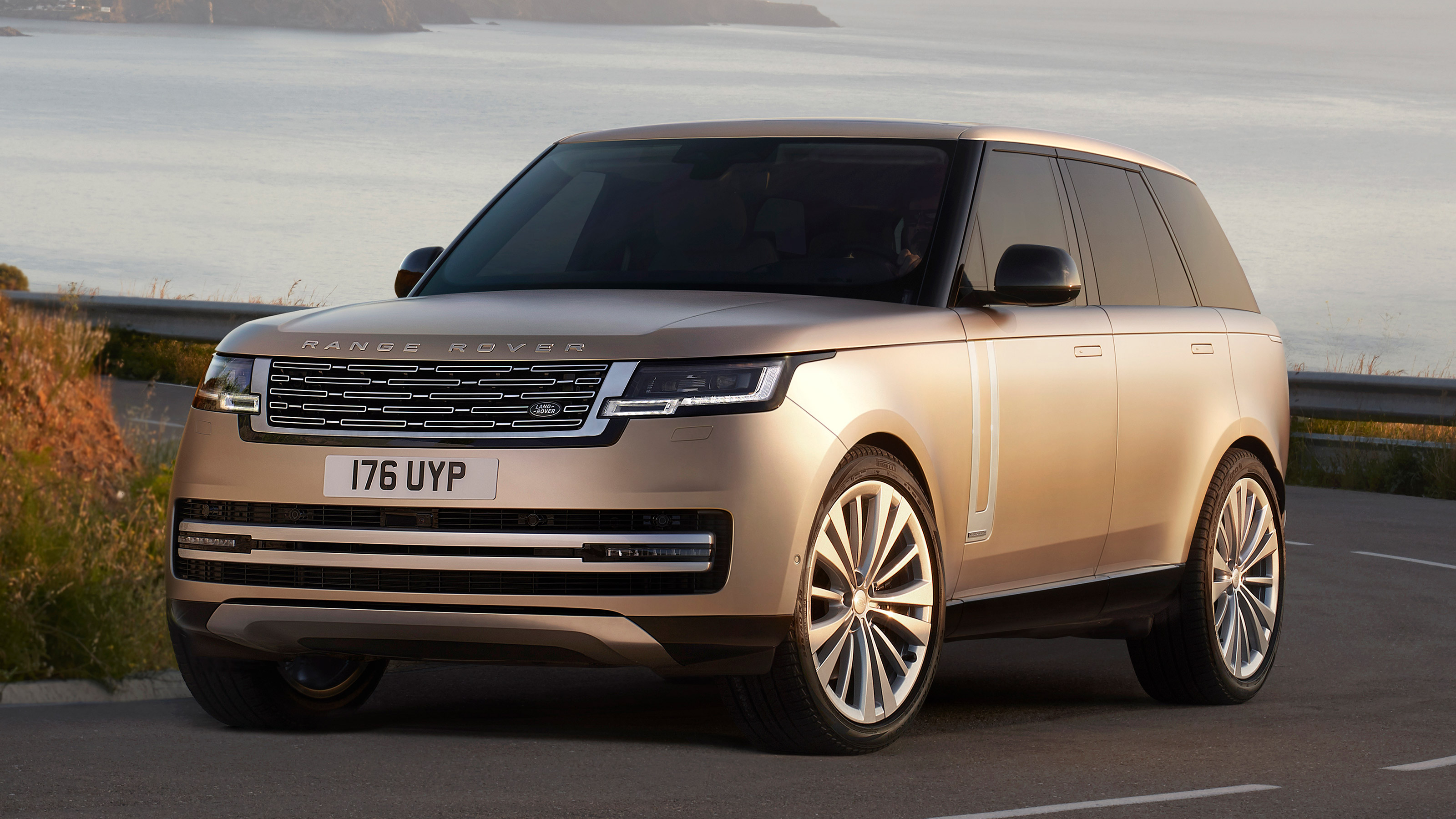 2022 Range Rover SUV - front 3/4