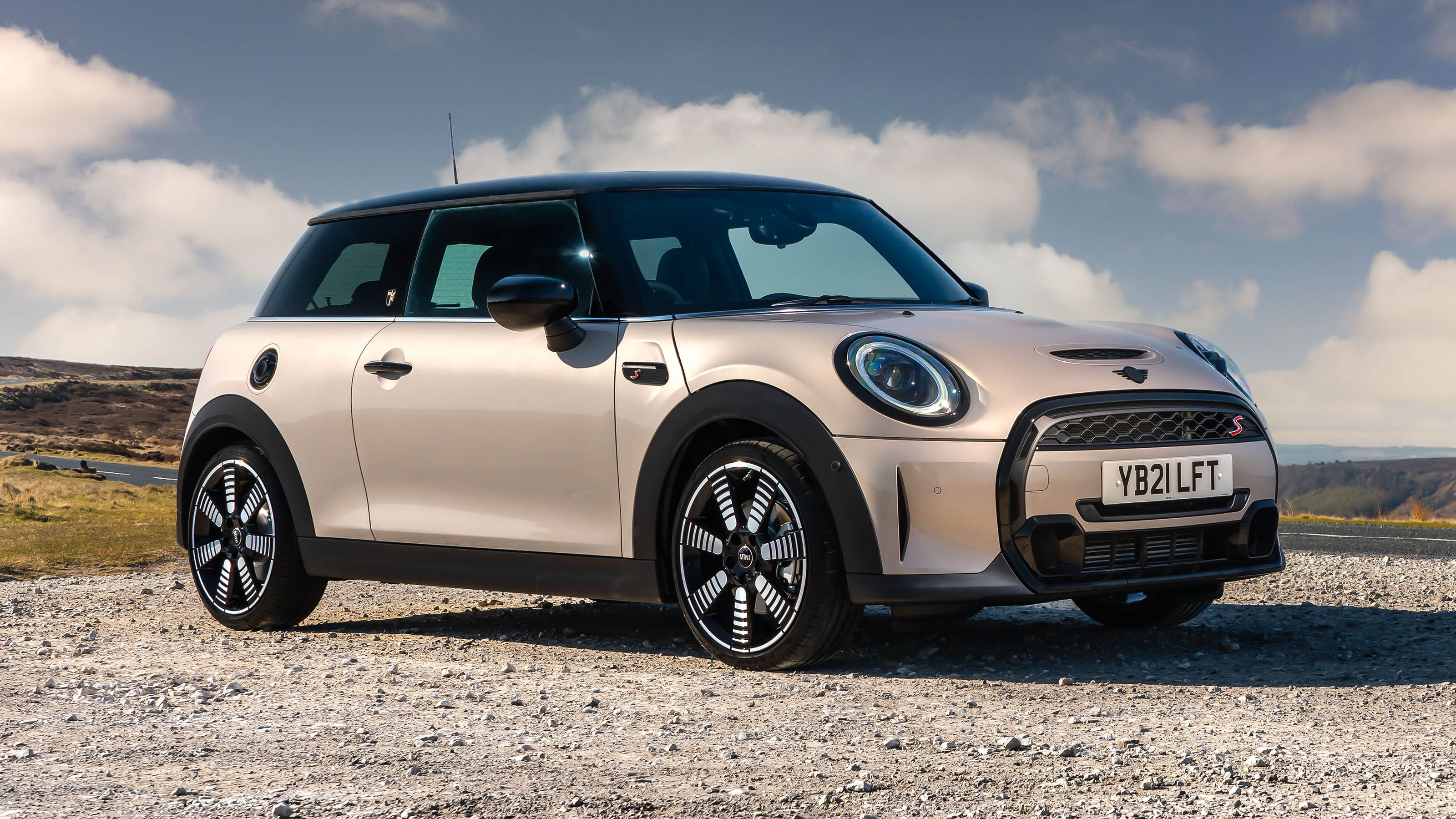 2021 MINI hatchback