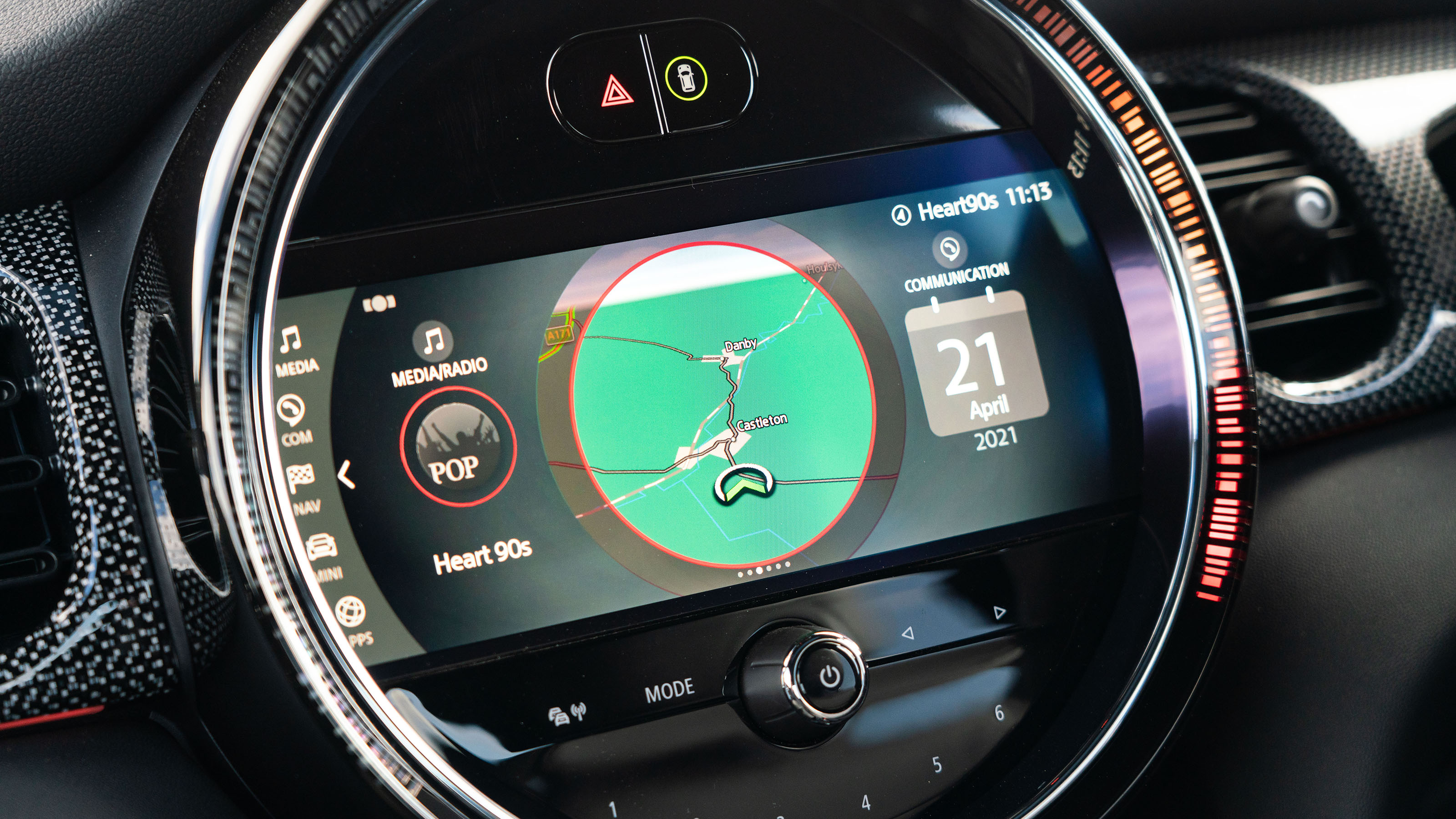 2021 MINI hatchback screen
