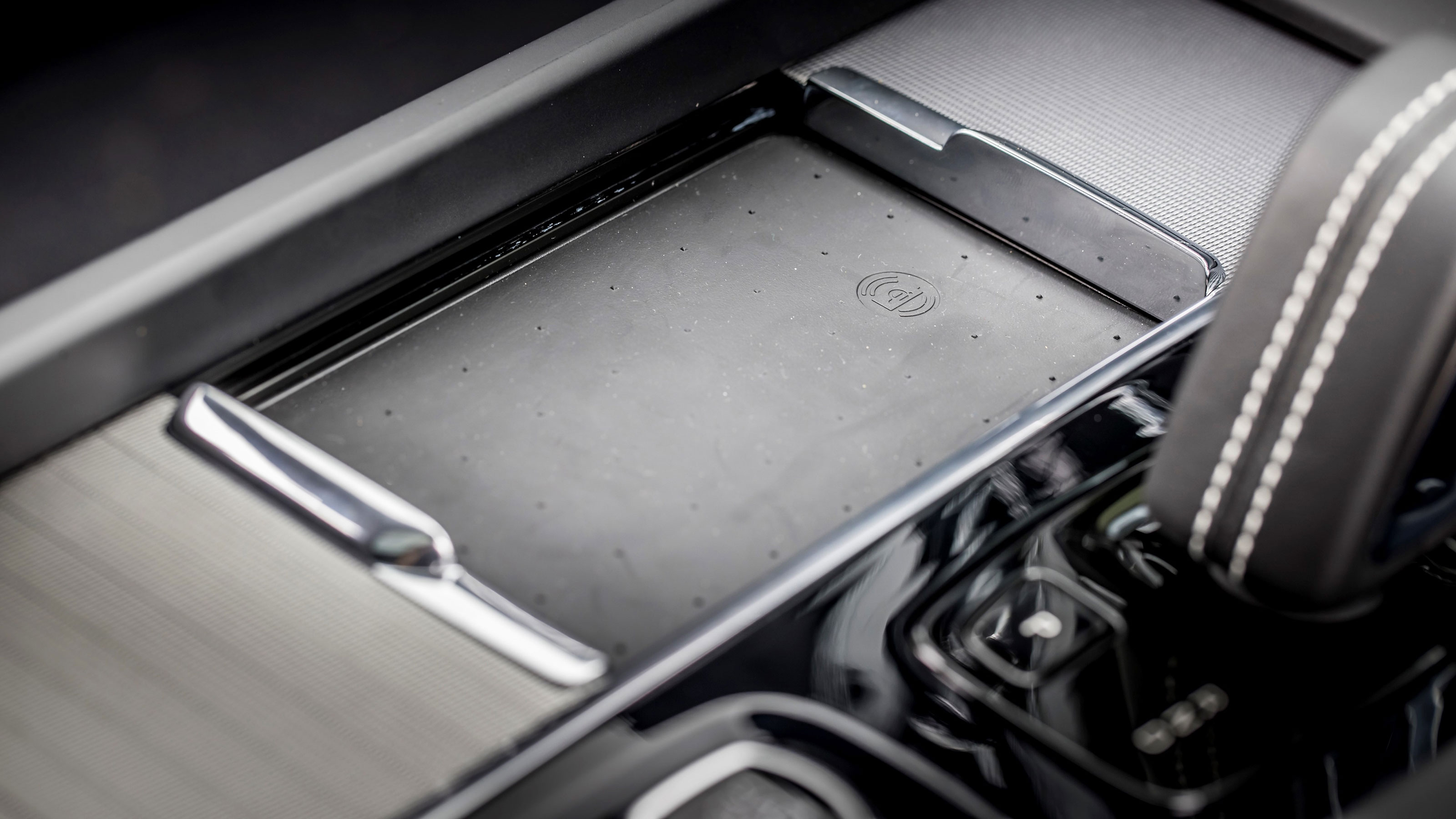 Volvo XC60 Recharge hybrid wireless charger