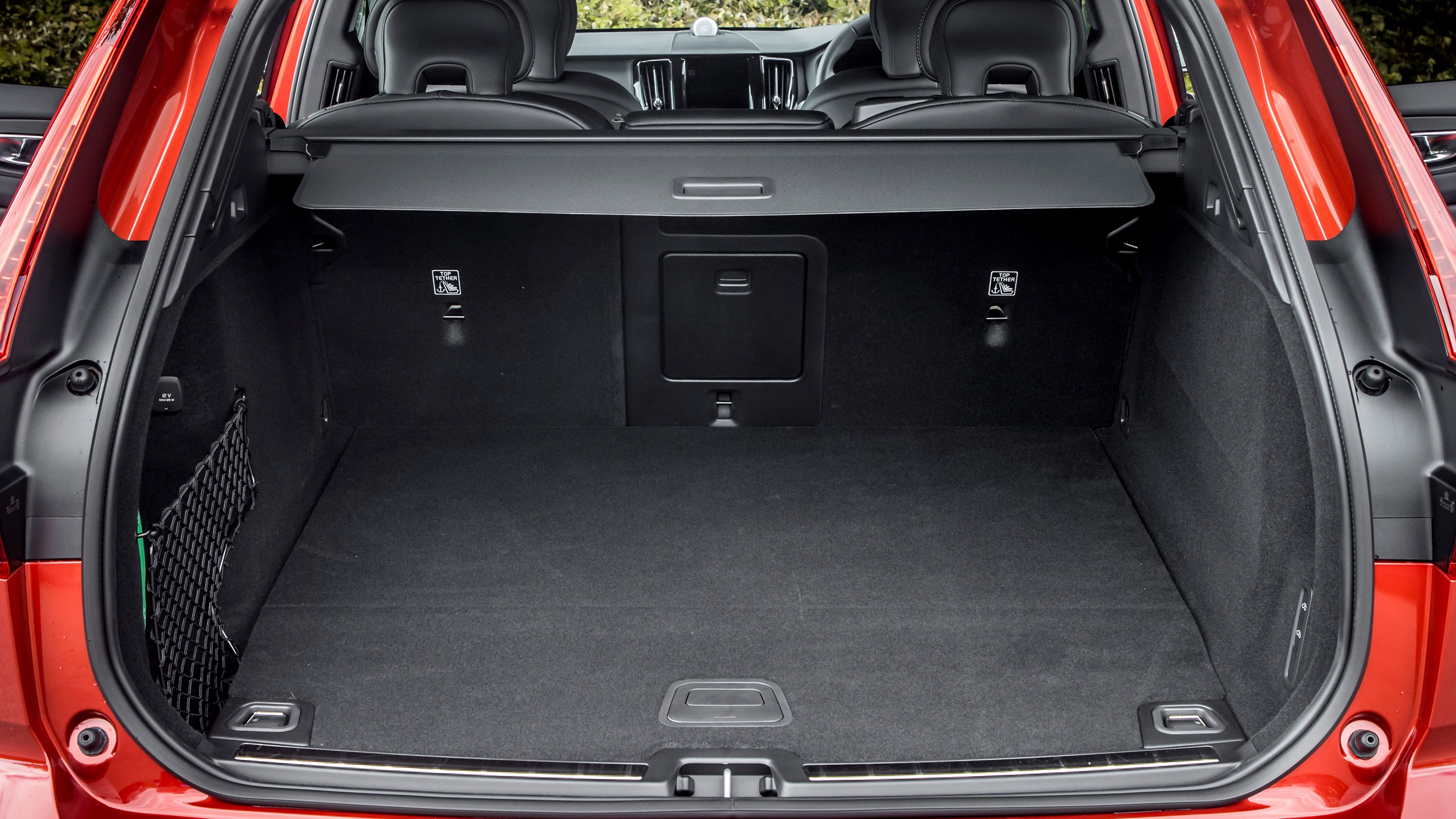 Volvo XC60 Recharge hybrid boot