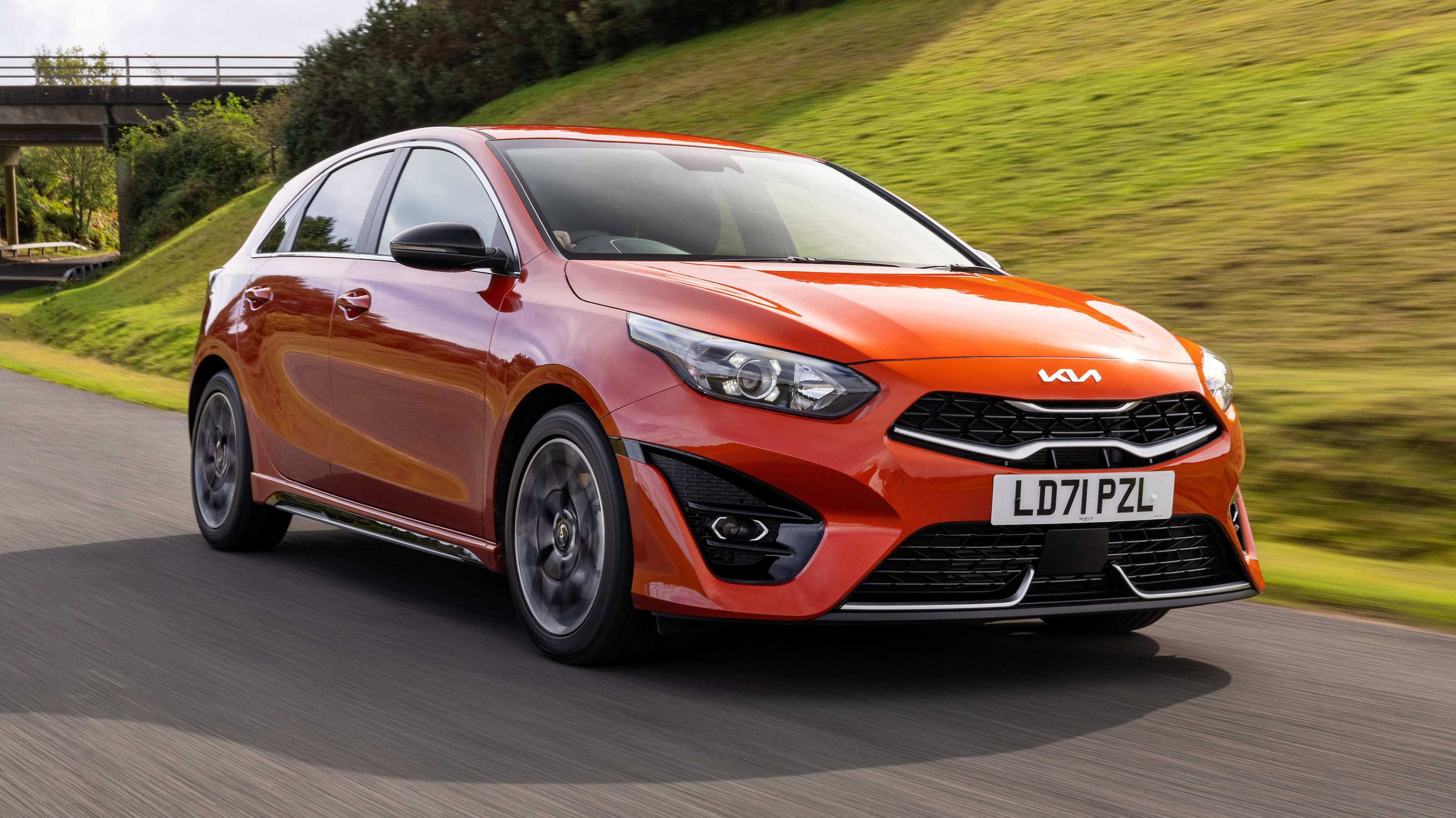 2021 Kia Ceed driving