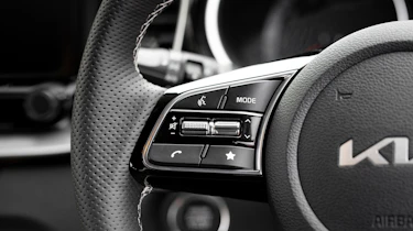 2021 Kia Ceed steering wheel buttons