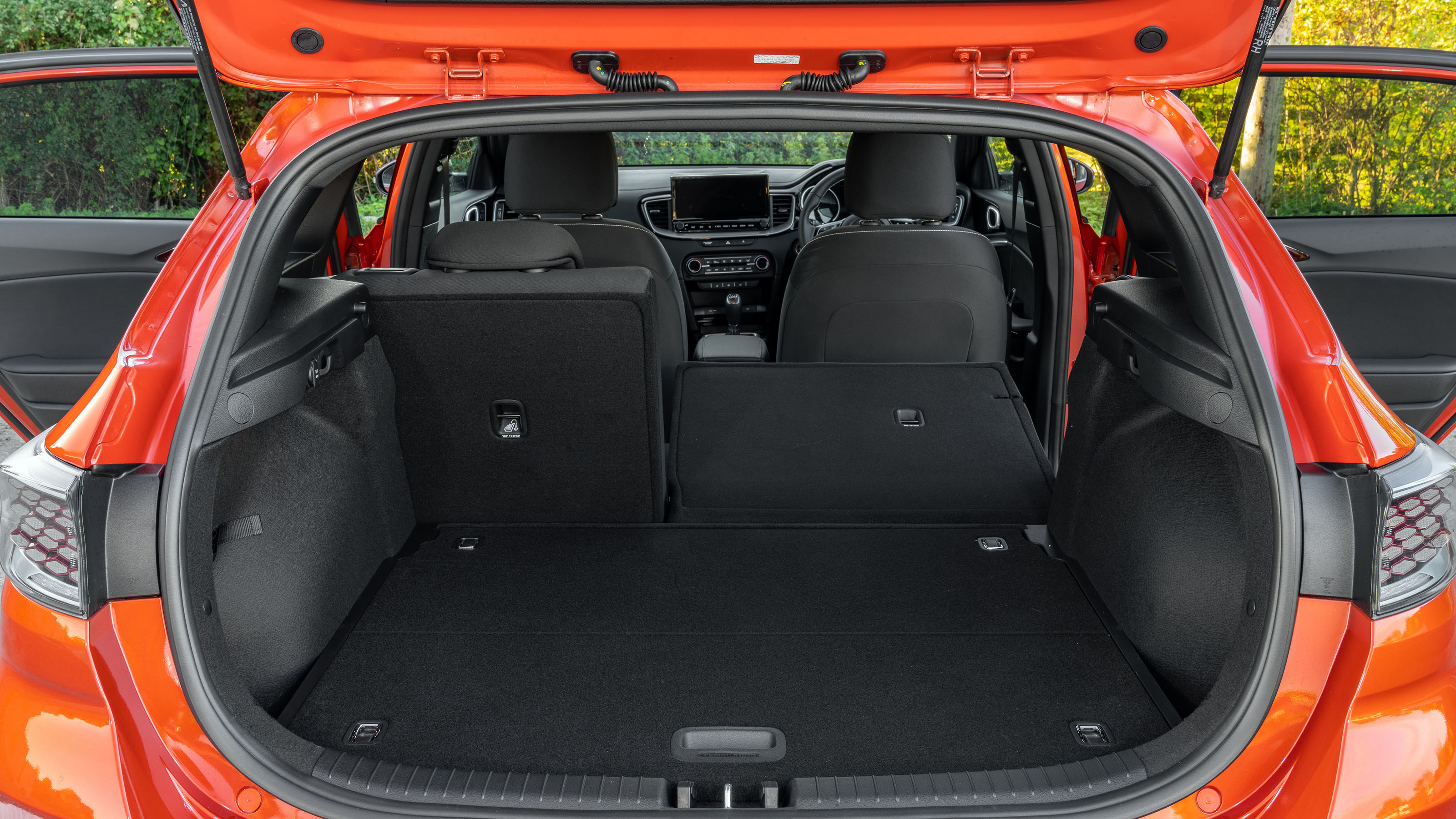 2021 Kia Ceed boot with two seats down