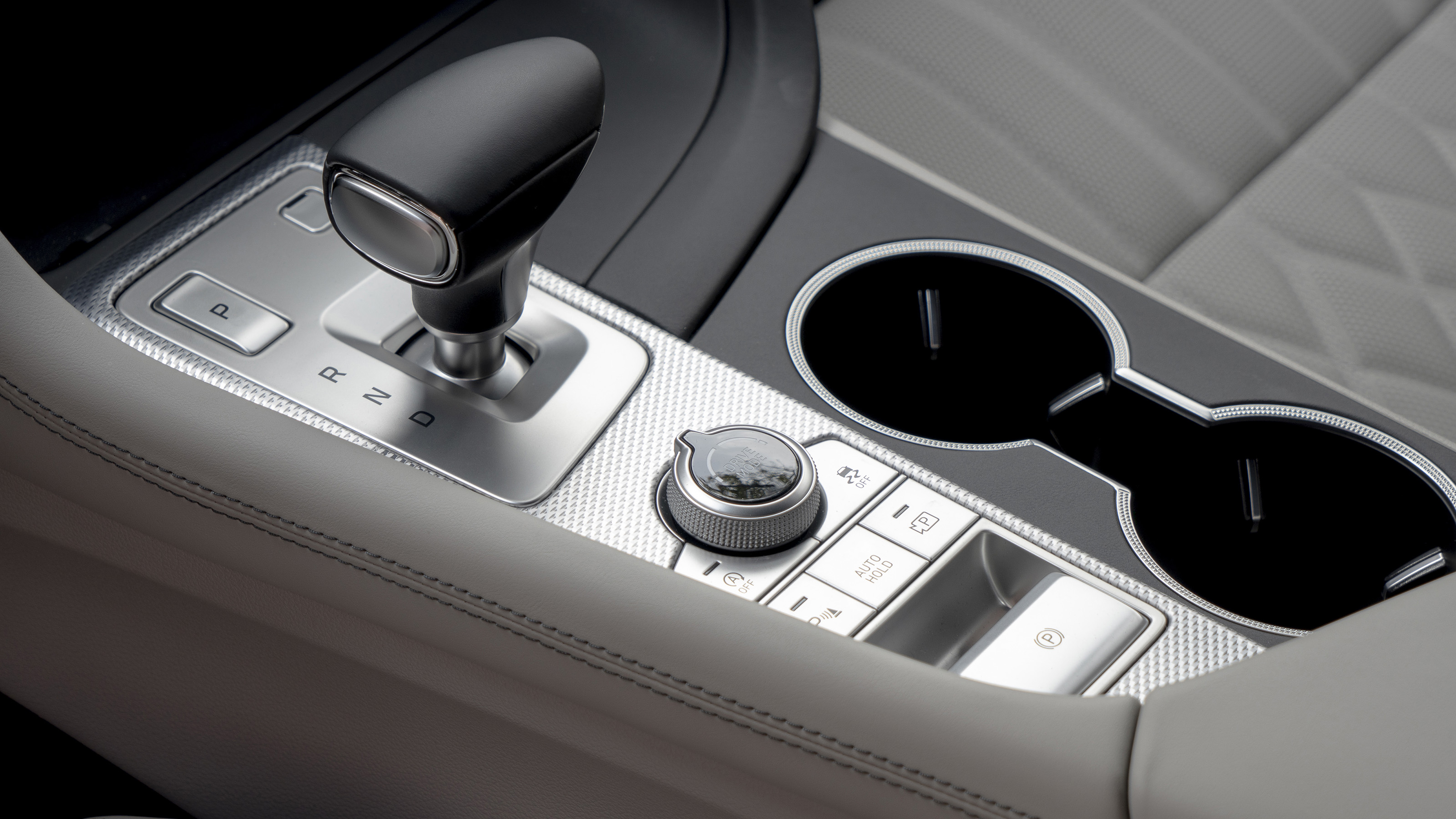 Genesis G70 Shooting Brake gear lever