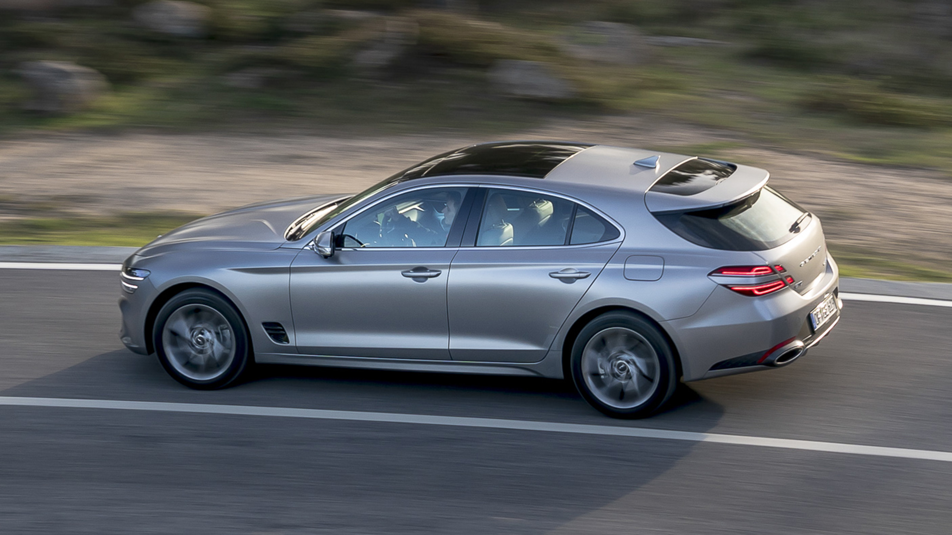 Genesis G70 Shooting Brake driving - side