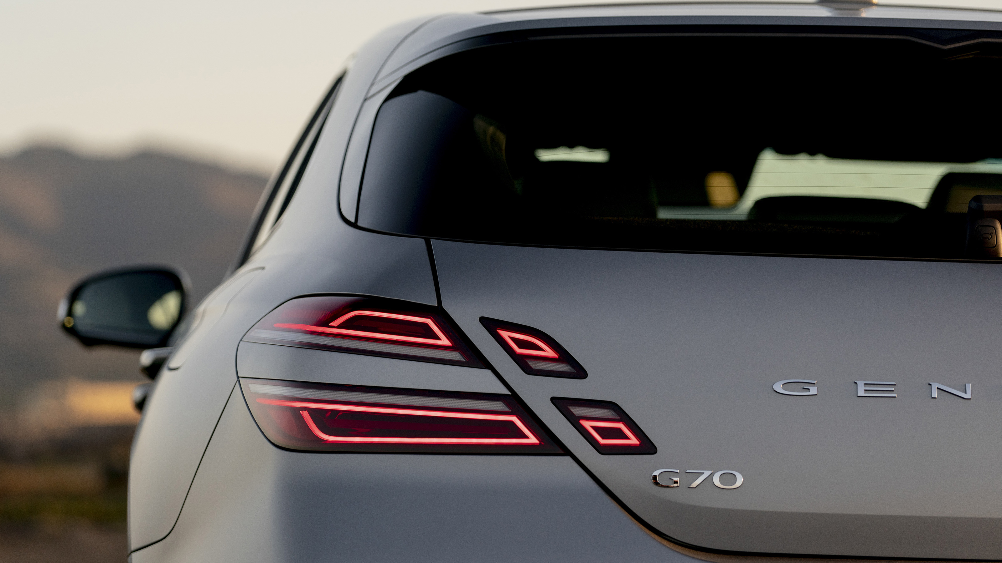 Genesis G70 Shooting Brake tail-light