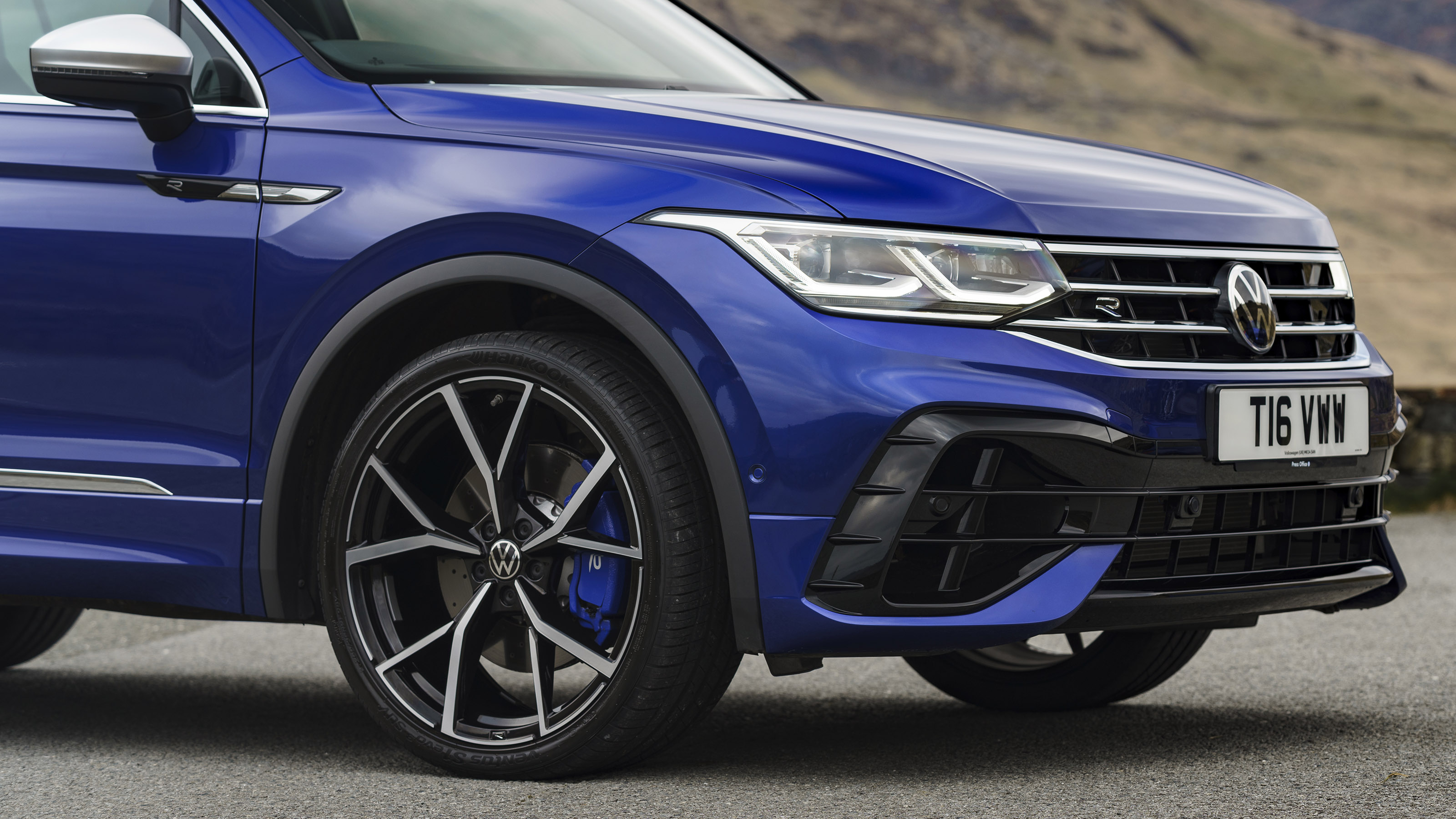 Volkswagen Tiguan R front end