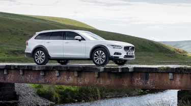 Volvo V90 Cross Country side static