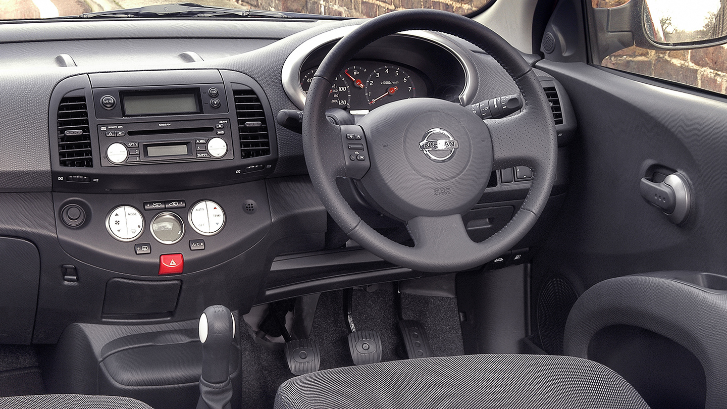 Micra interior