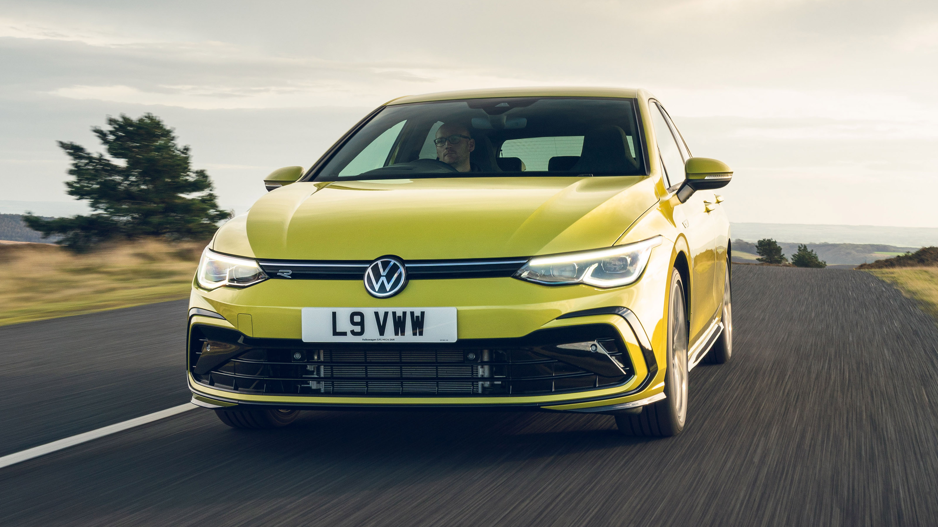 Volkswagen Golf R-Line front