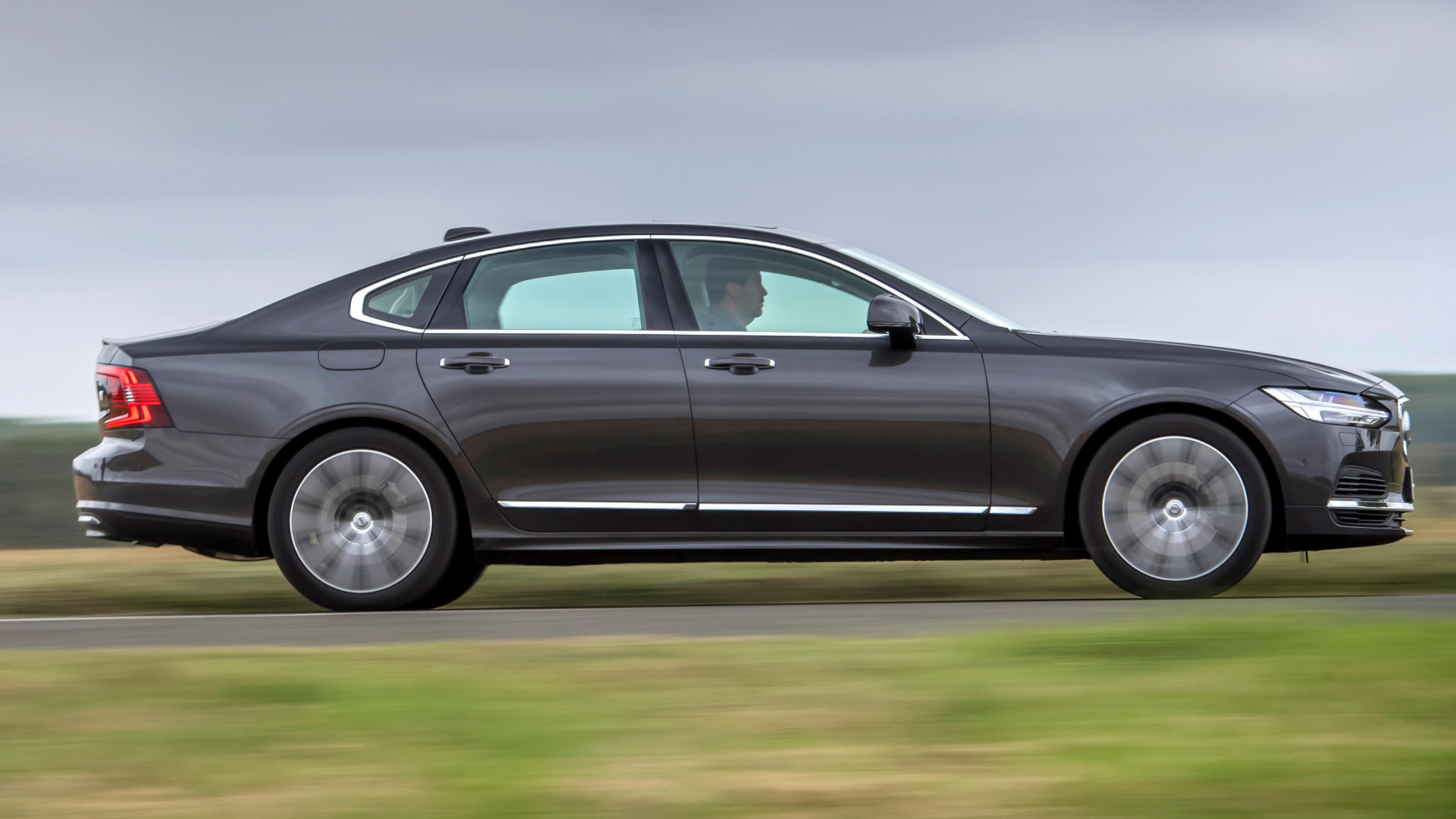 Volvo S90 driving - side