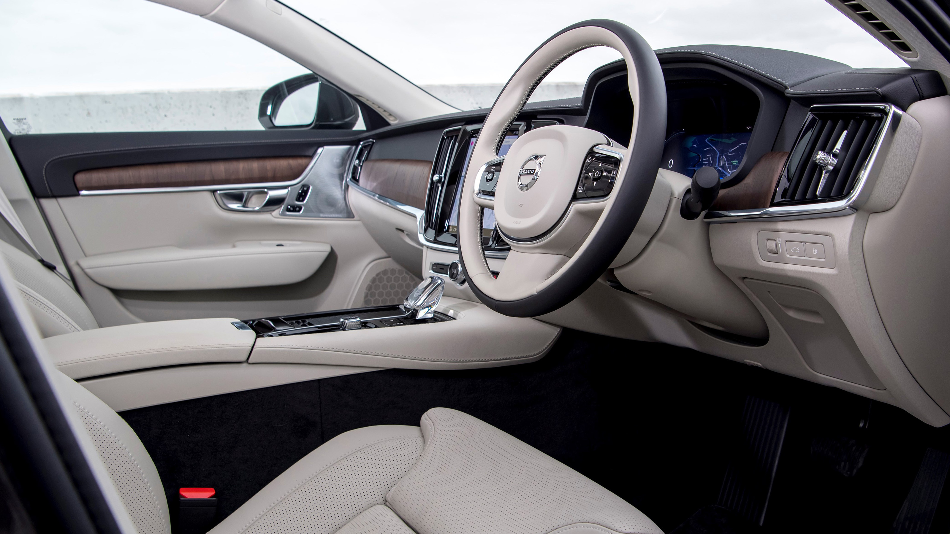 Volvo S90 interior 