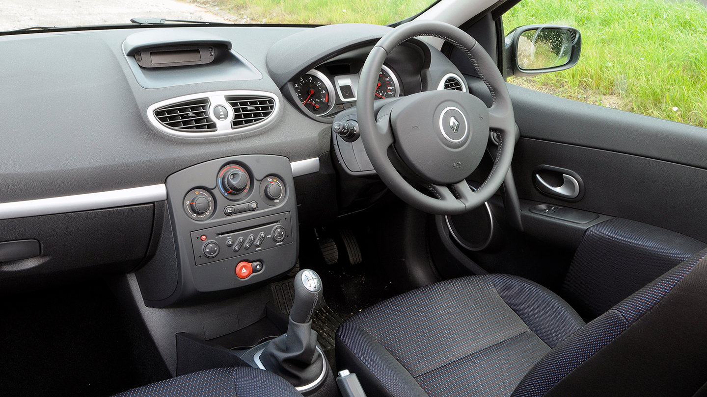 Clio interior 