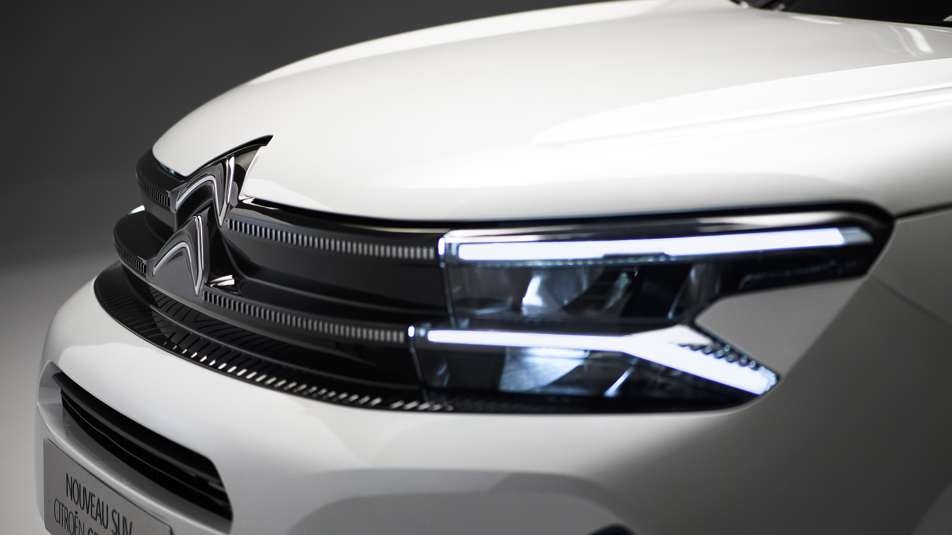 Citroen C5 Aircross facelift headlight