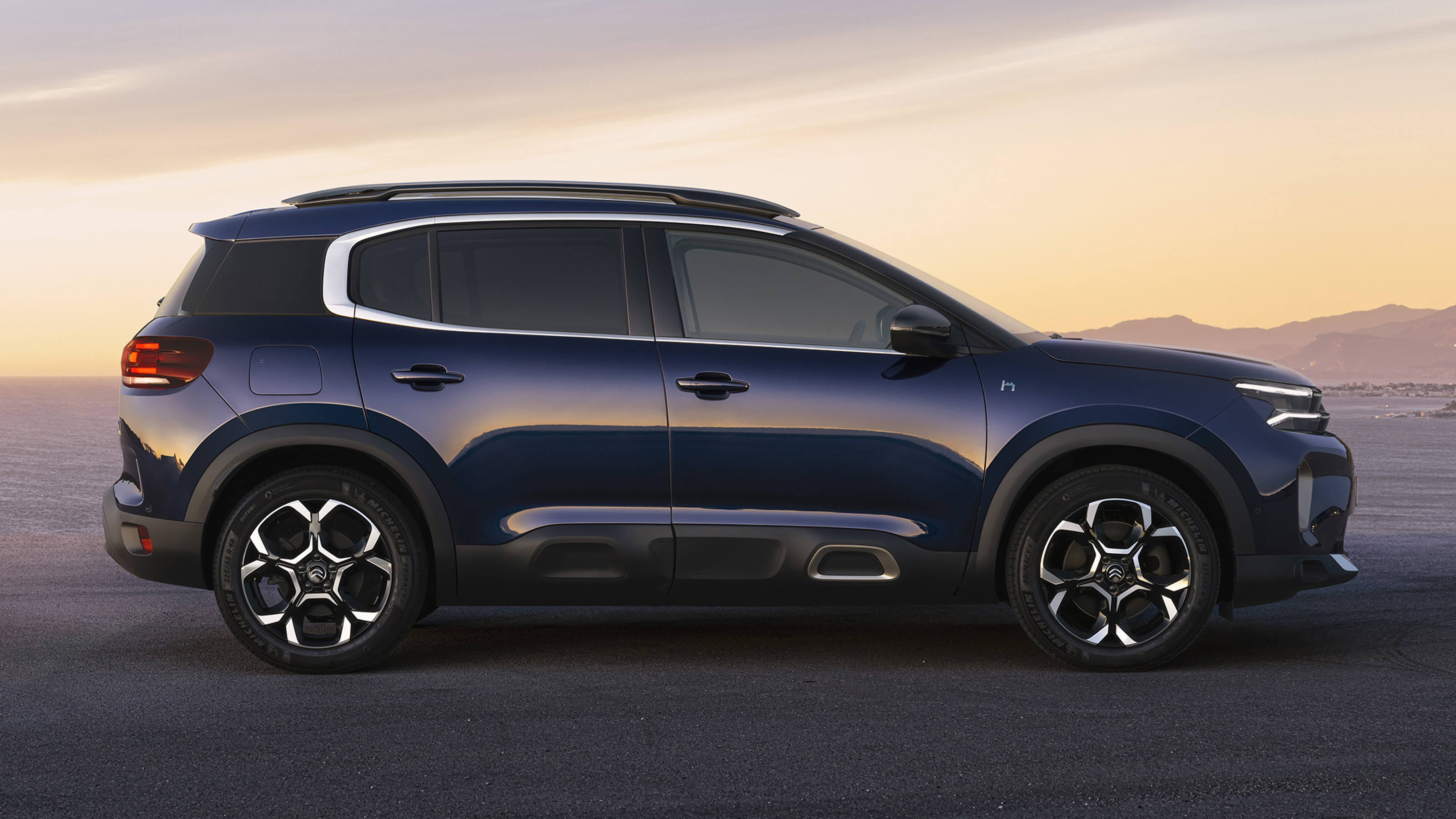 Citroen C5 Aircross facelift - side view