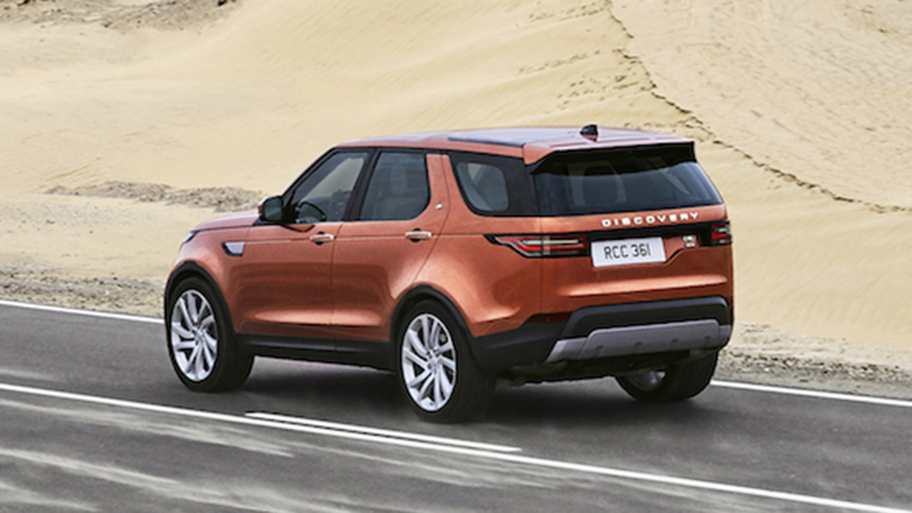 2016 Land Rover Discovery - rear