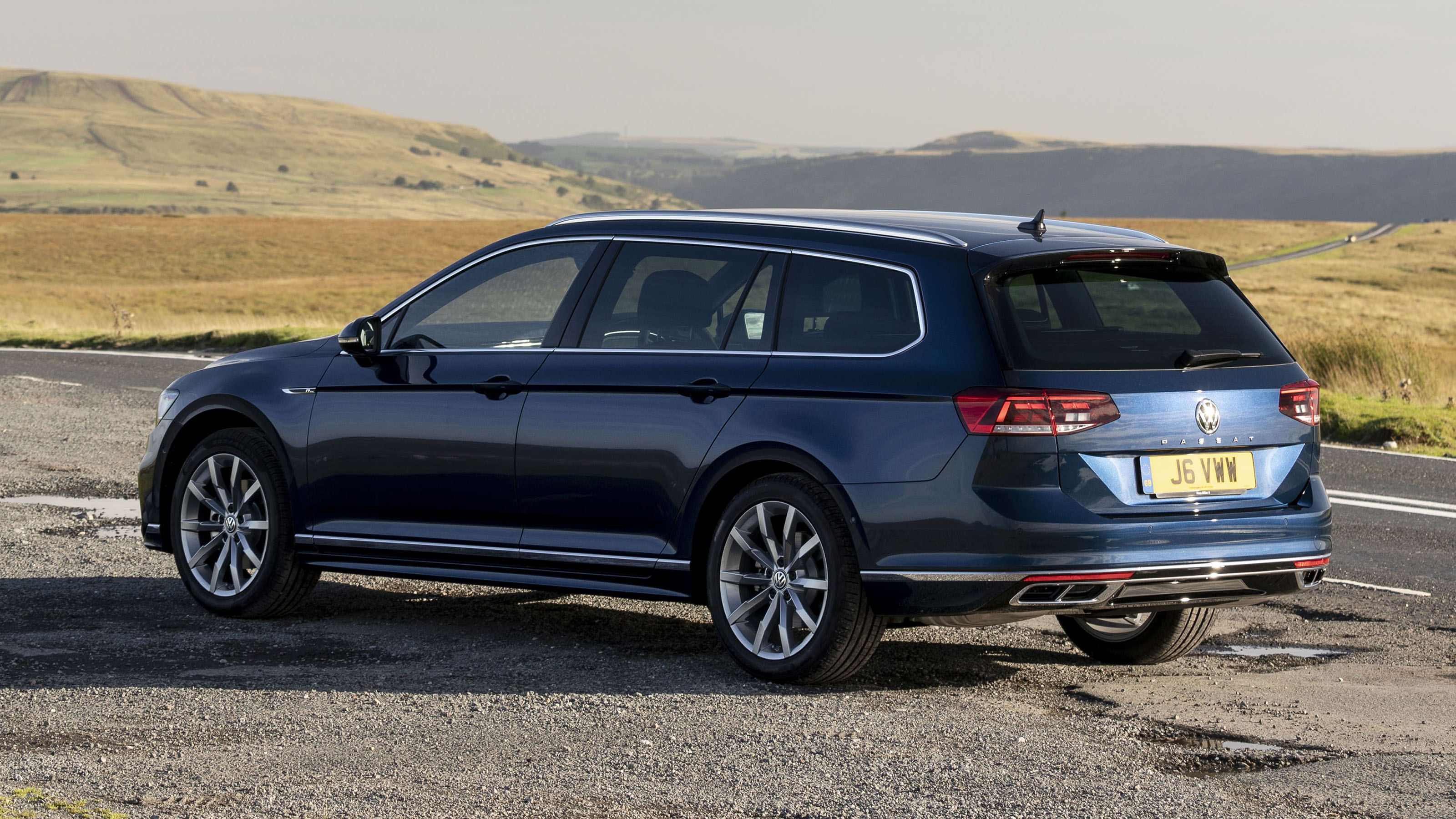 Volkswagen Passat Estate rear