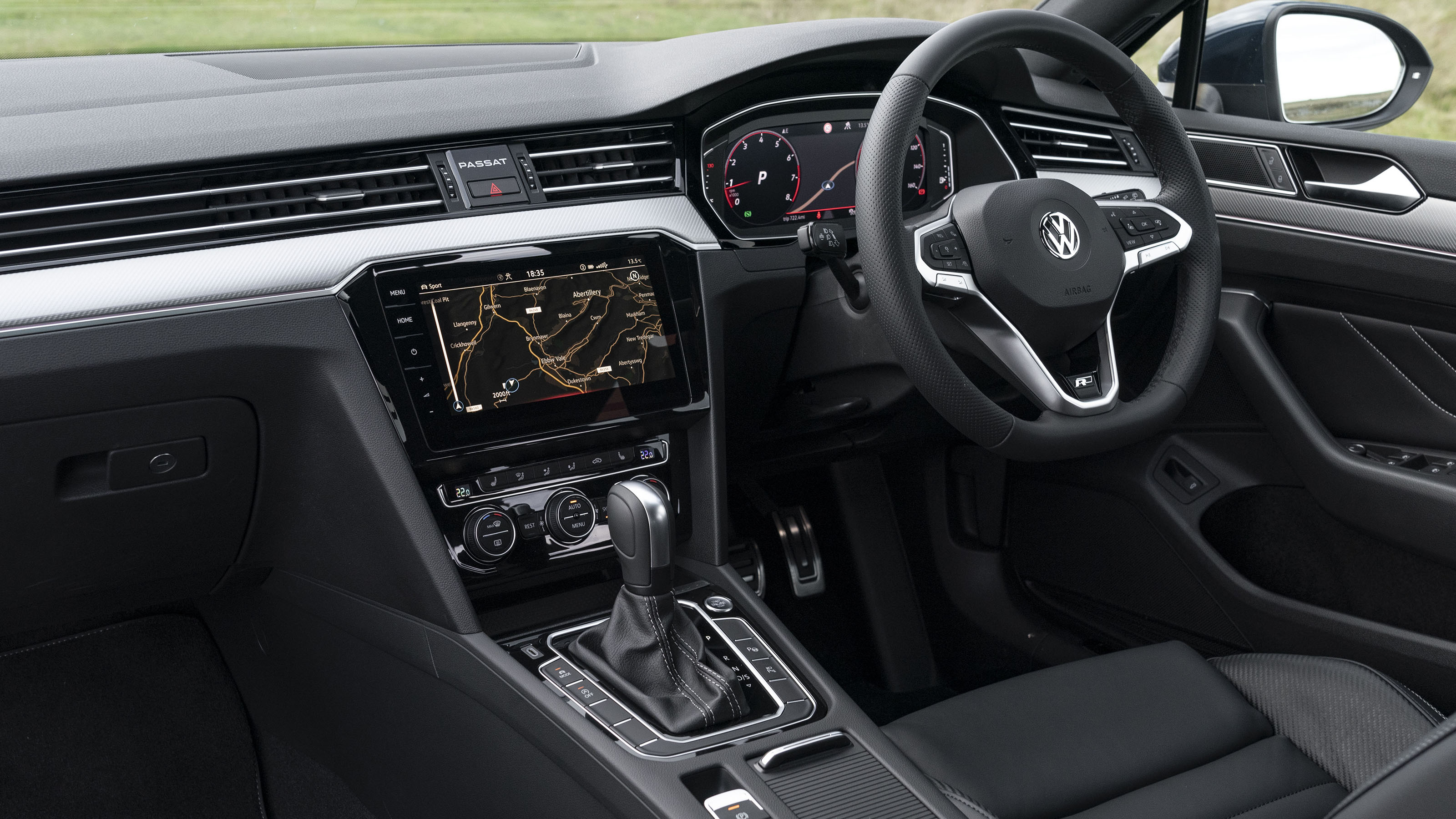 Volkswagen Passat Estate interior 