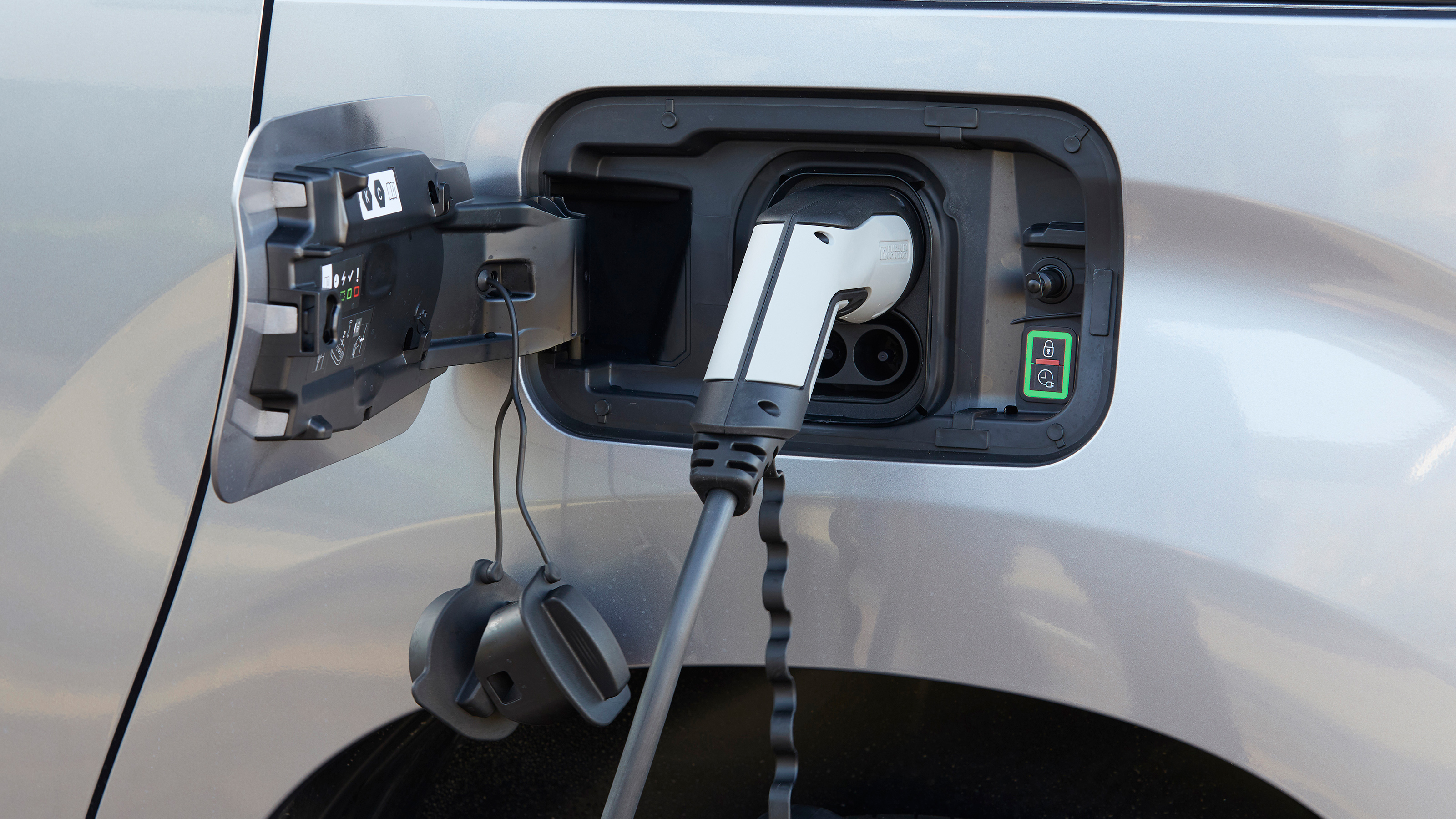 Citroen e-Berlingo MPV charging