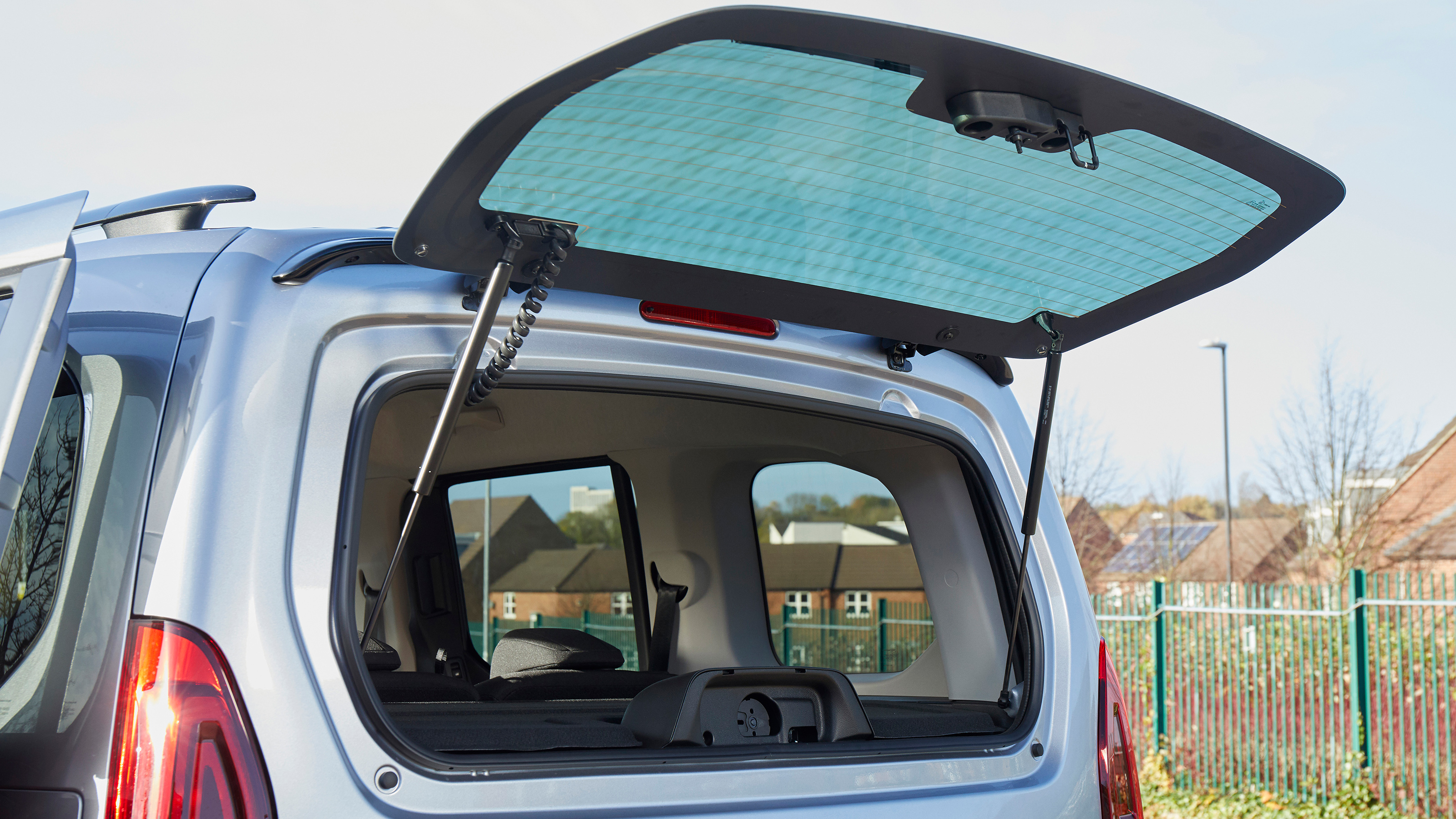 Citroen e-Berlingo MPV rear tailgate