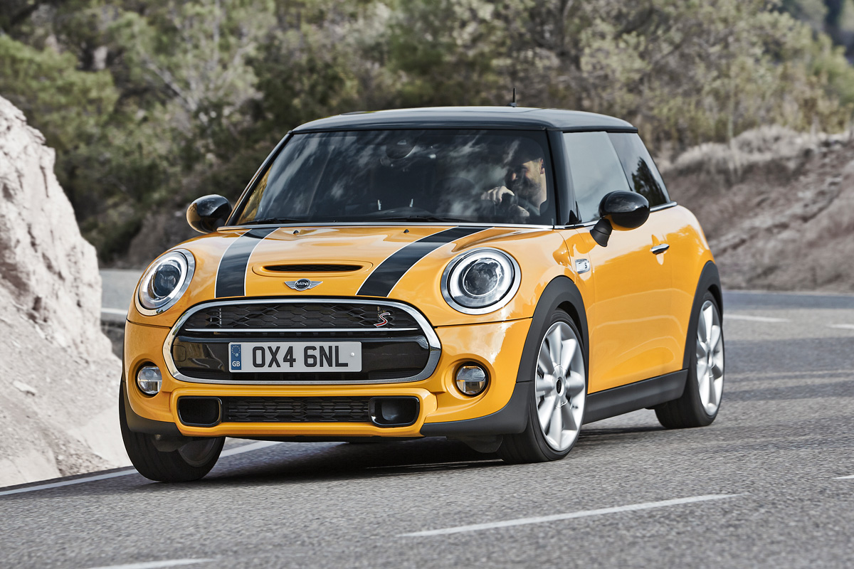 Used MINI hatchback: 2014 to present (Mk3) - front 3/4 cornering