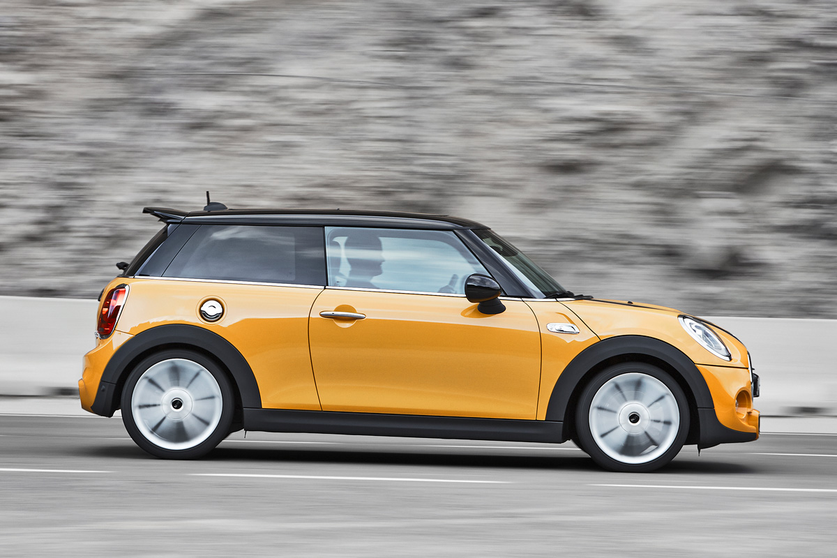 Used MINI hatchback: 2014 to present (Mk3) - side view