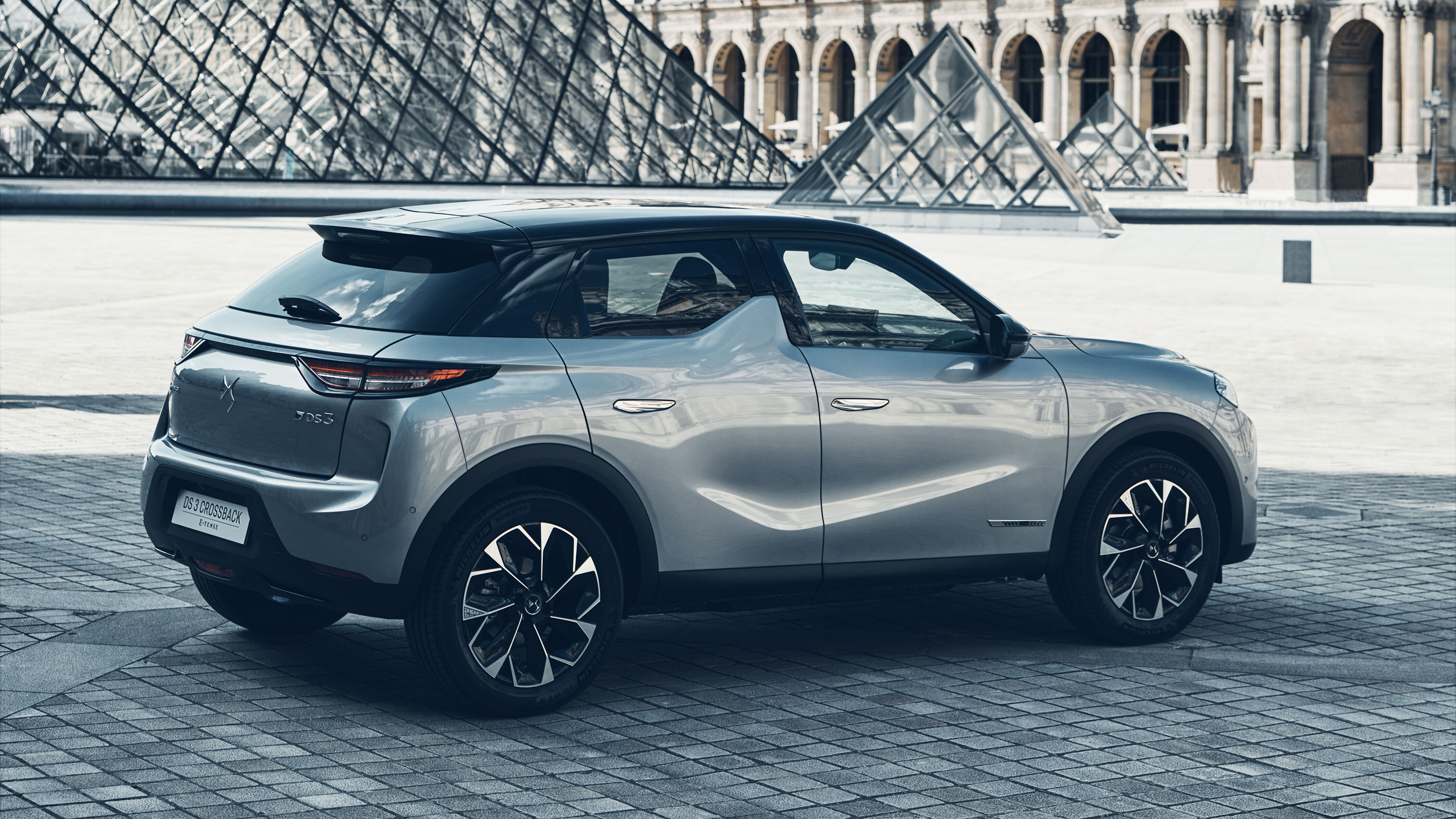 Special-edition DS 3 Crossback Louvre 