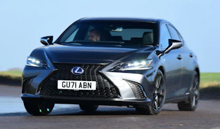 2022 Lexus ES saloom