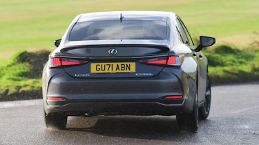 2022 Lexus ES saloom