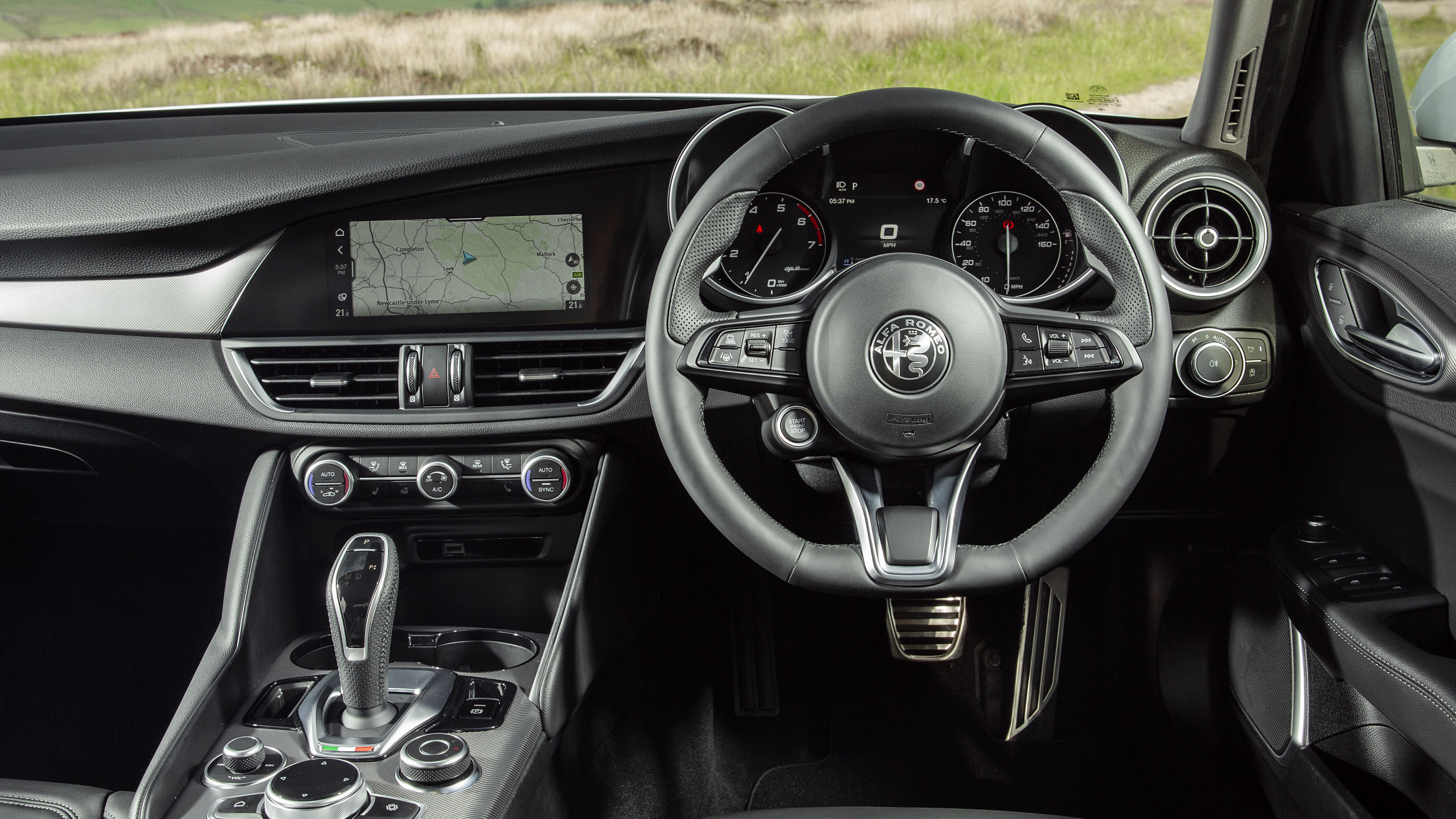 Alfa Romeo Giulia interior