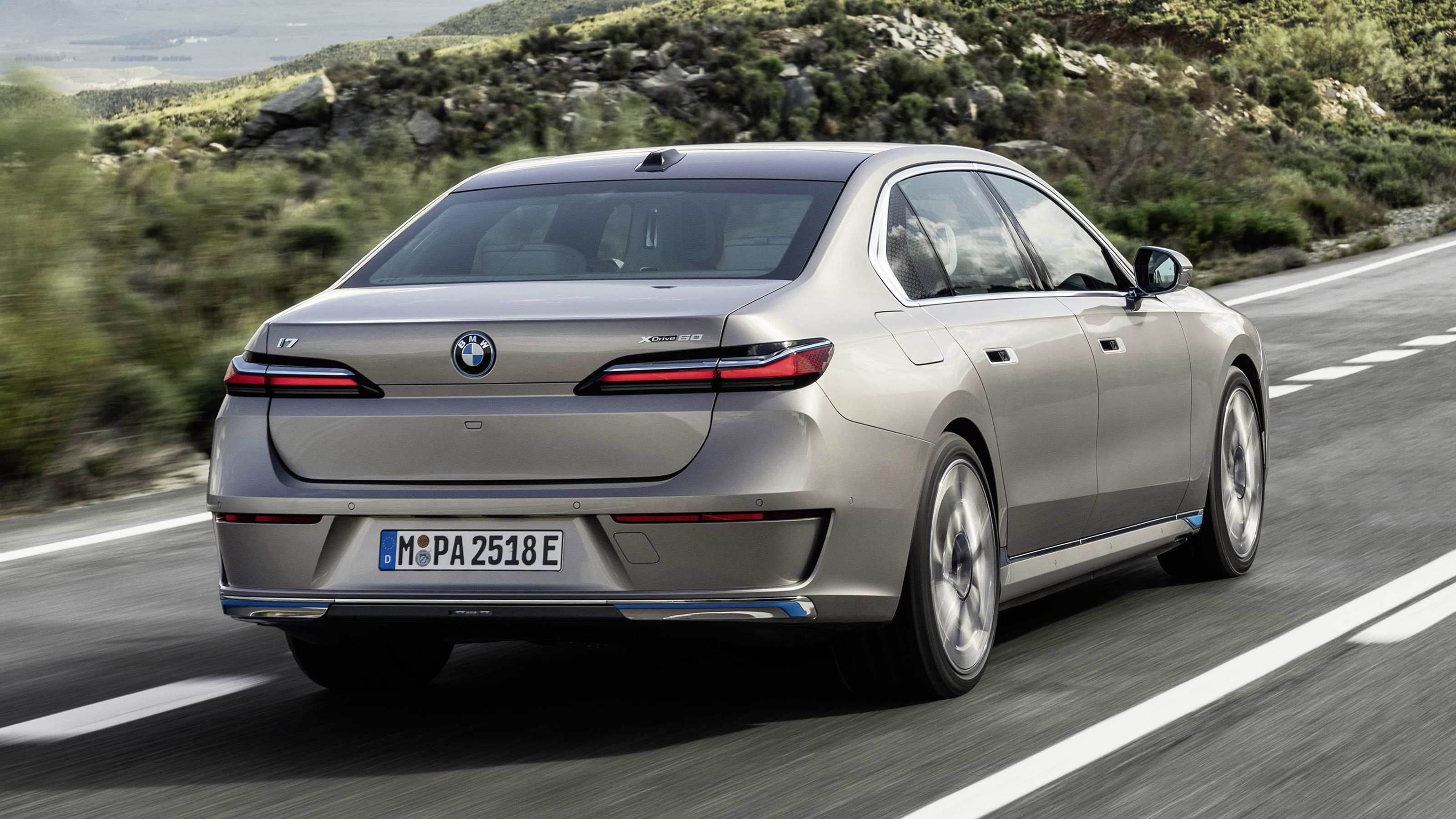 BMW i7 driving - rear