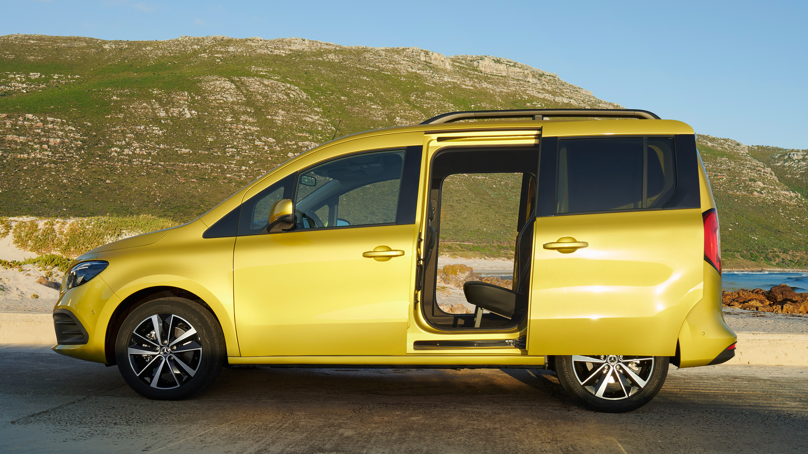 Mercedes T-Class 2022  - side doors